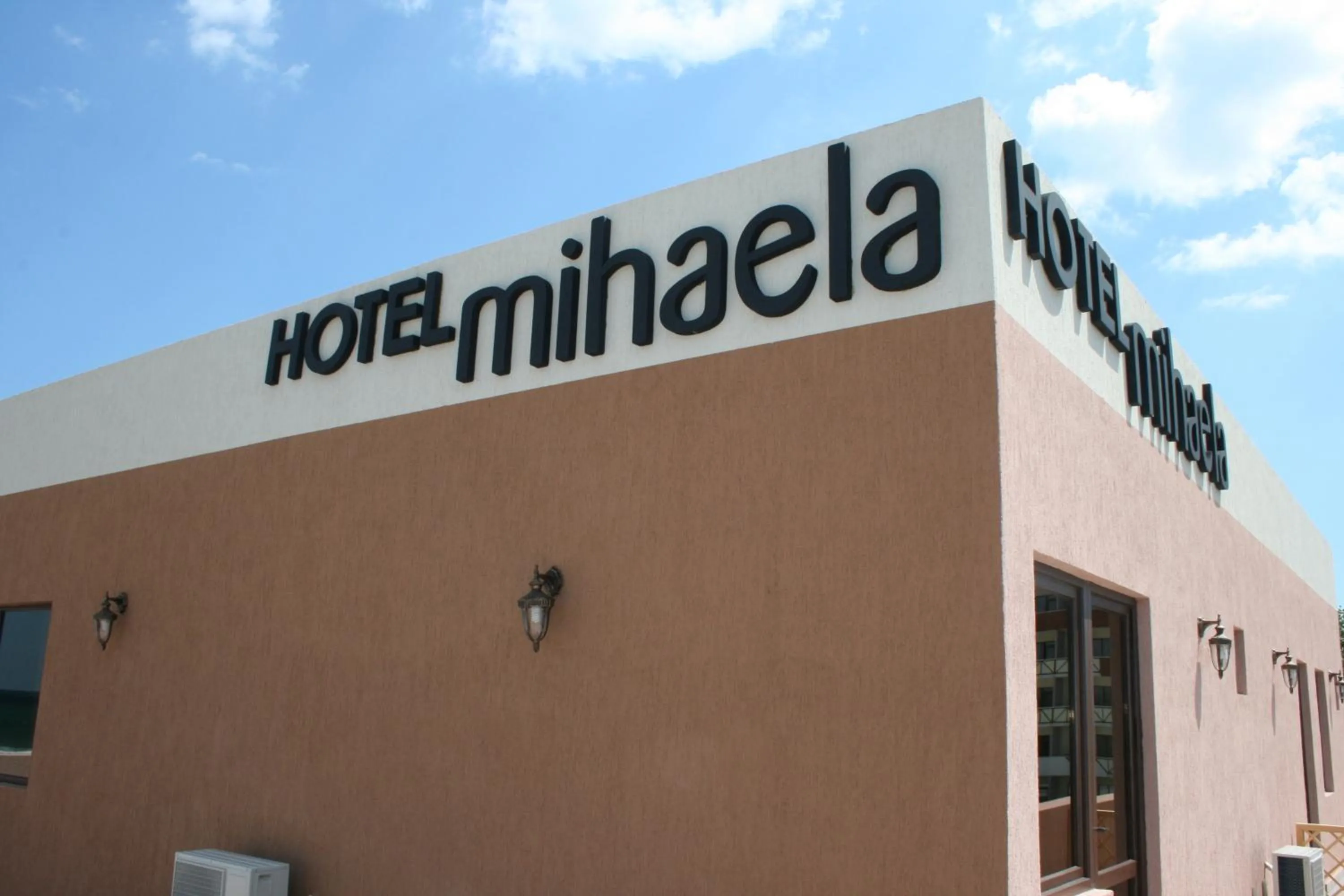 Facade/entrance in Hotel Mihaela
