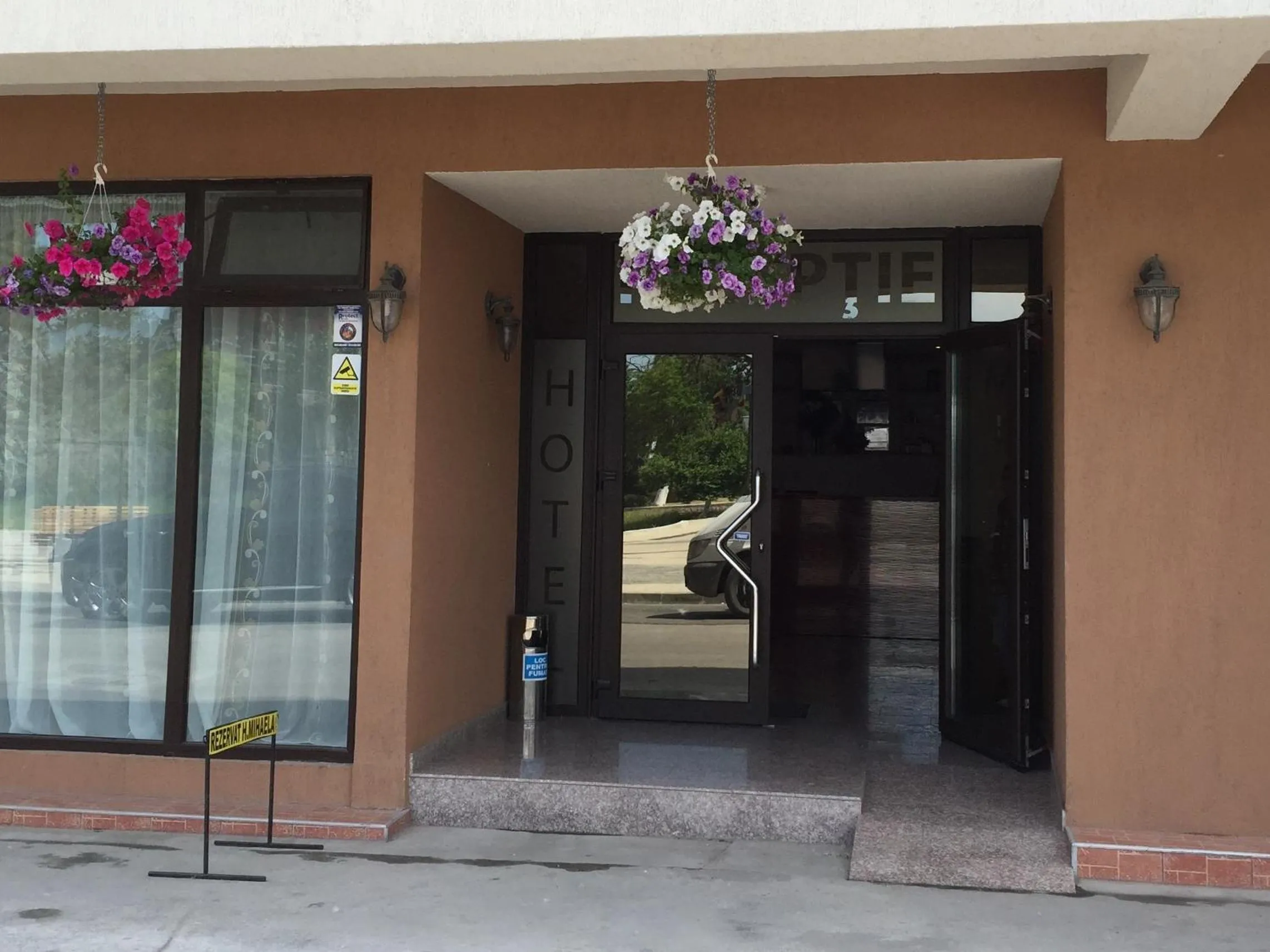 Facade/entrance in Hotel Mihaela