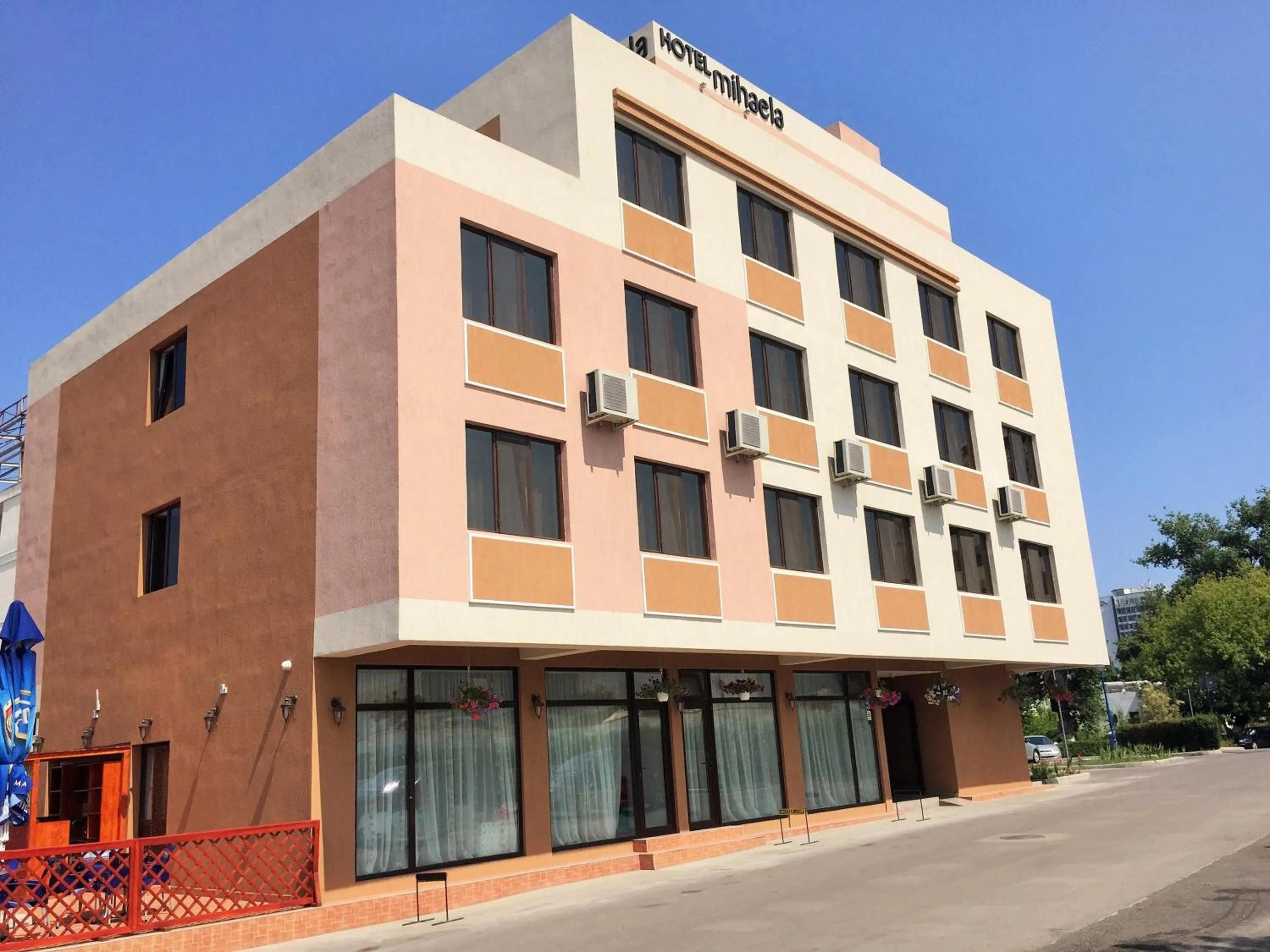 Property building in Hotel Mihaela