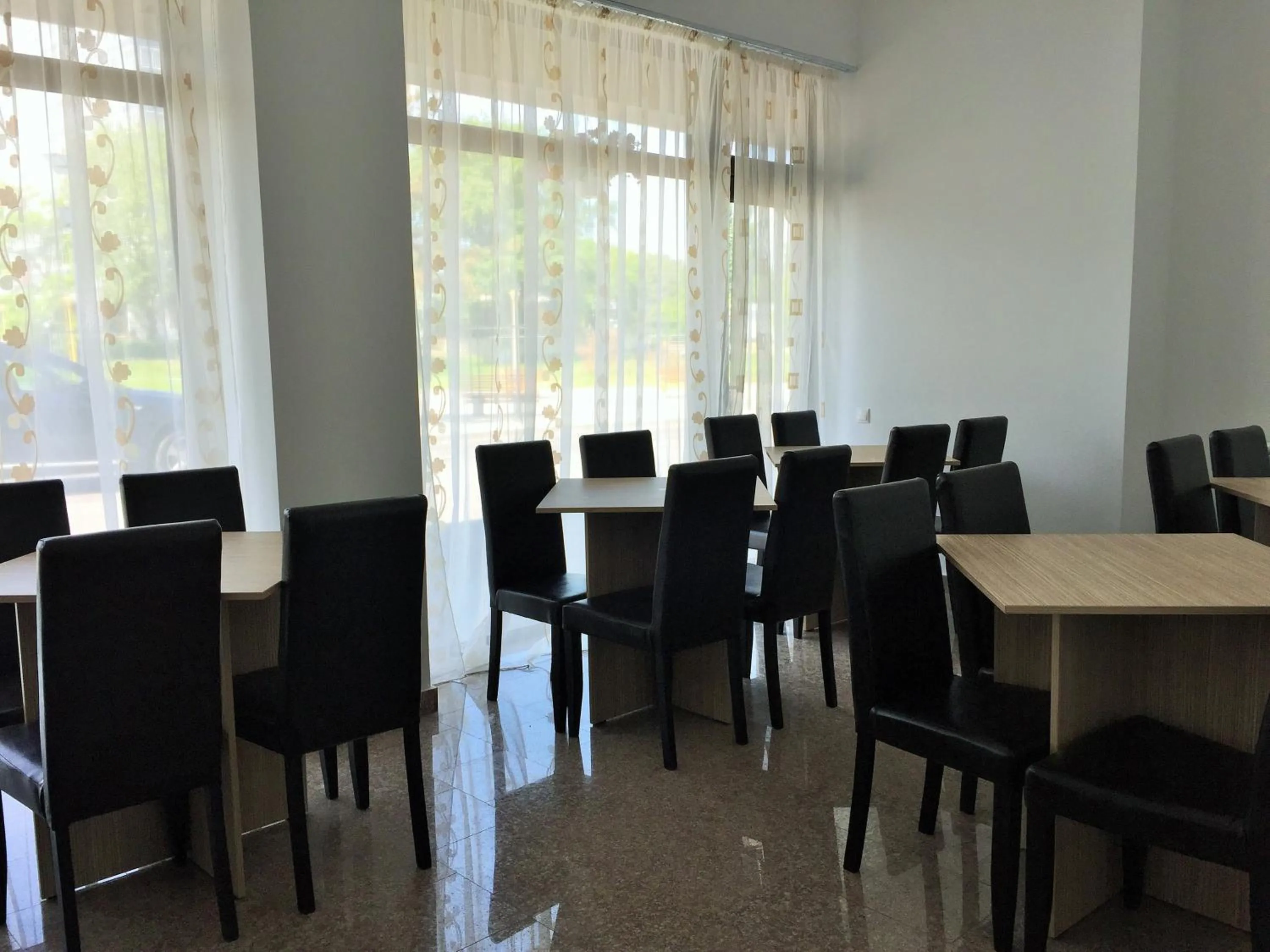 TV and multimedia in Hotel Mihaela