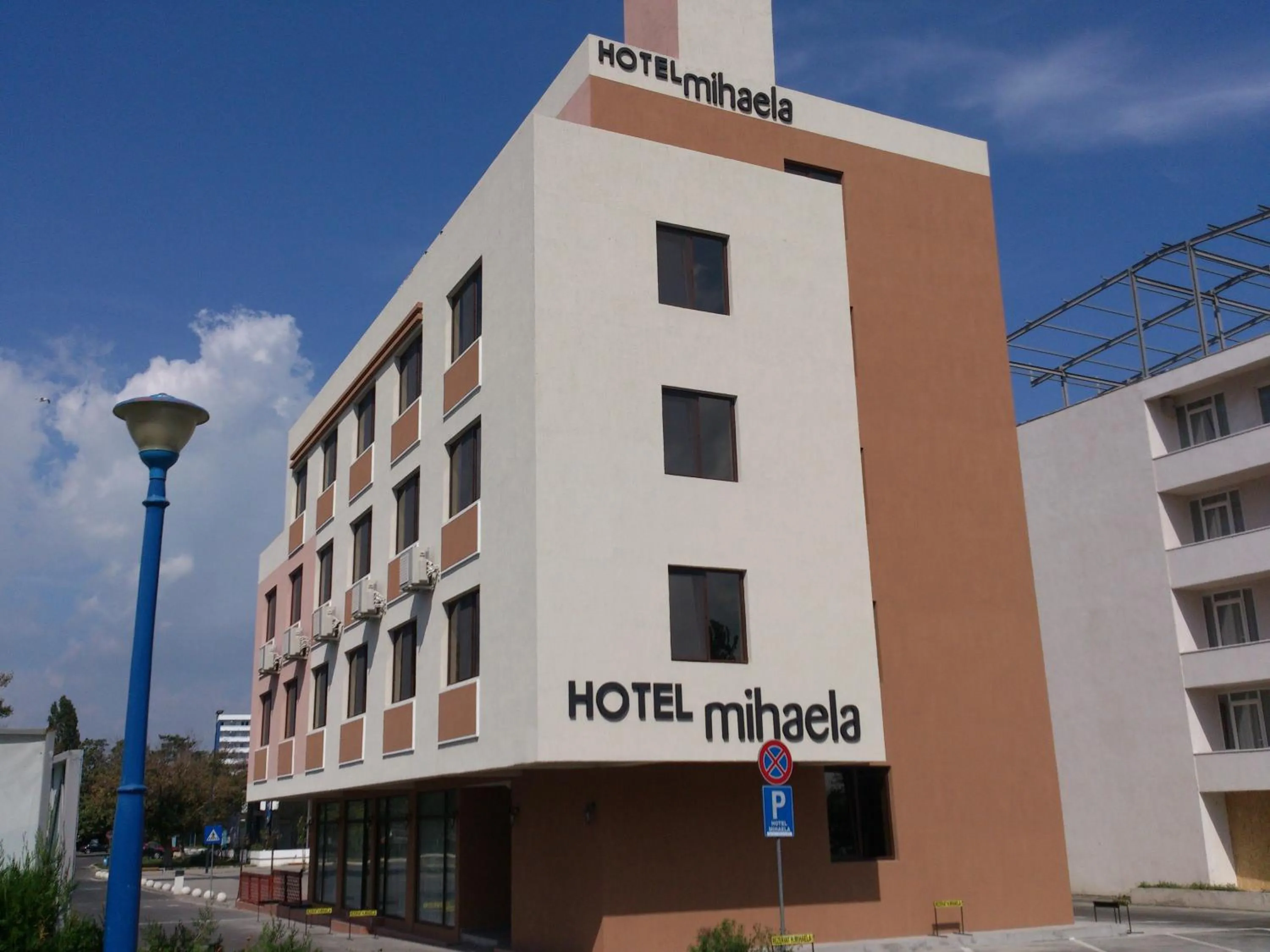 Facade/entrance in Hotel Mihaela