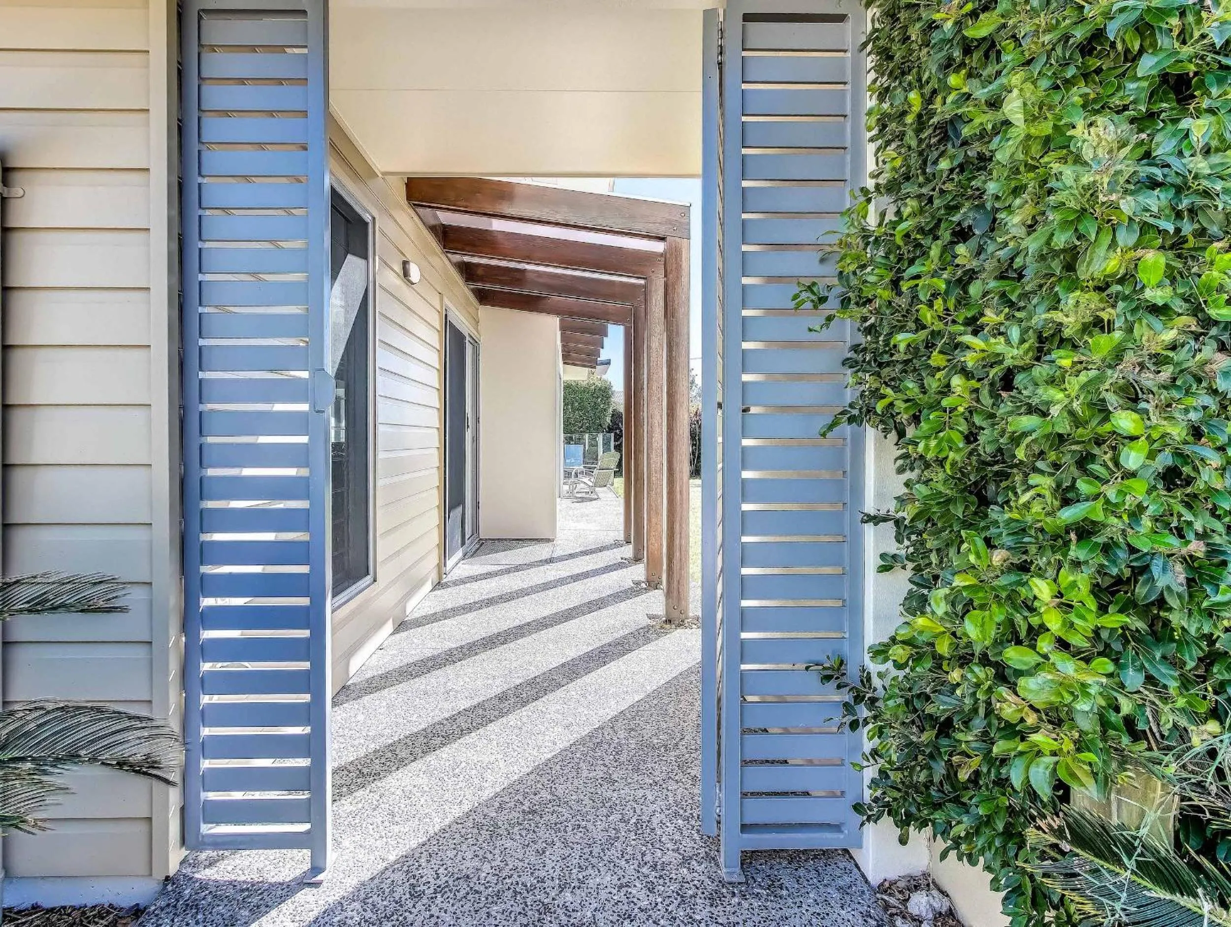 Facade/entrance in Coastal Charm on Casuarina Way
