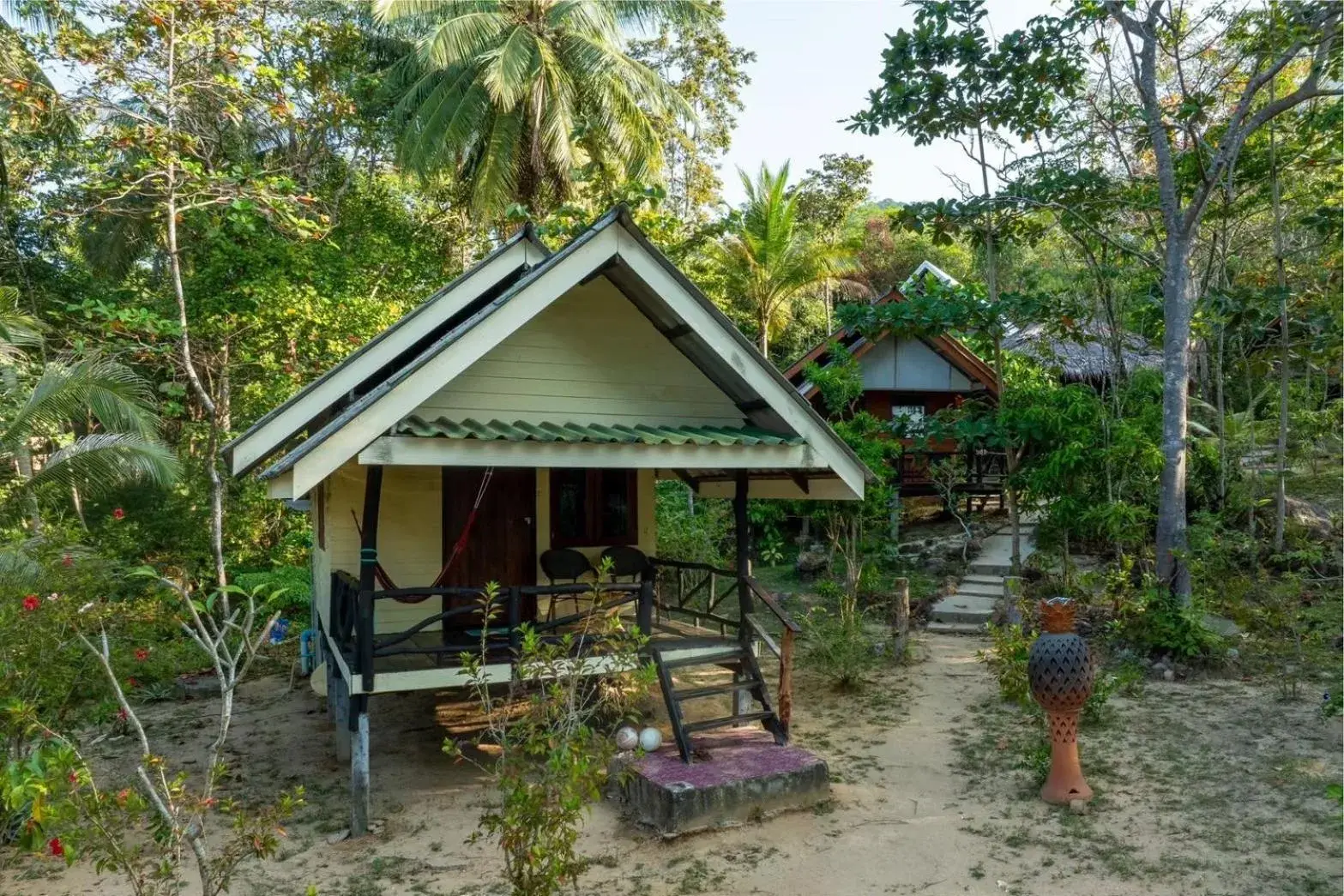 Property building in Koh Pu Sea View Beach Resort Property building in Koh Pu Sea View Beach Resort