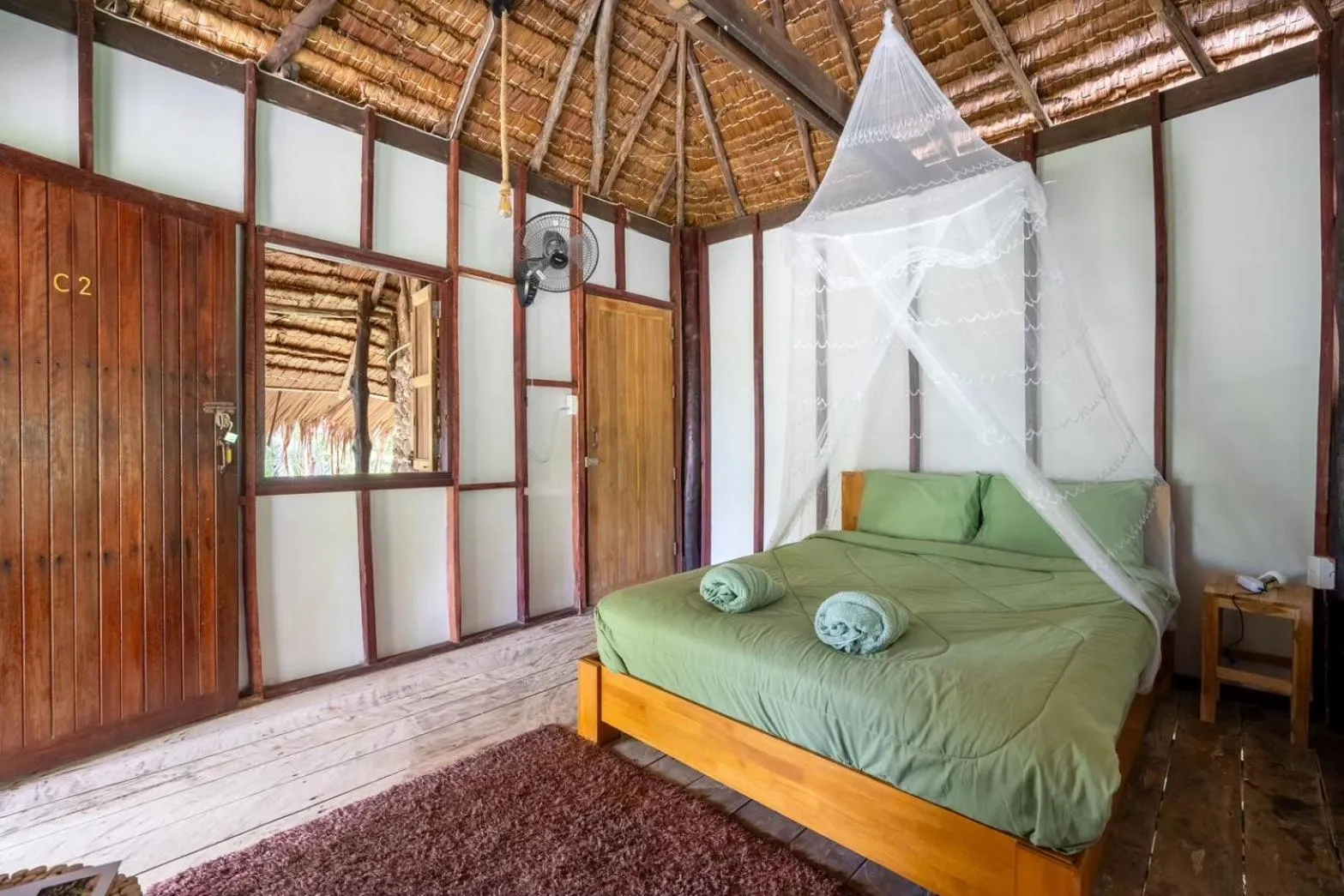 Photo of the whole room, Bed in Koh Pu Sea View Beach Resort