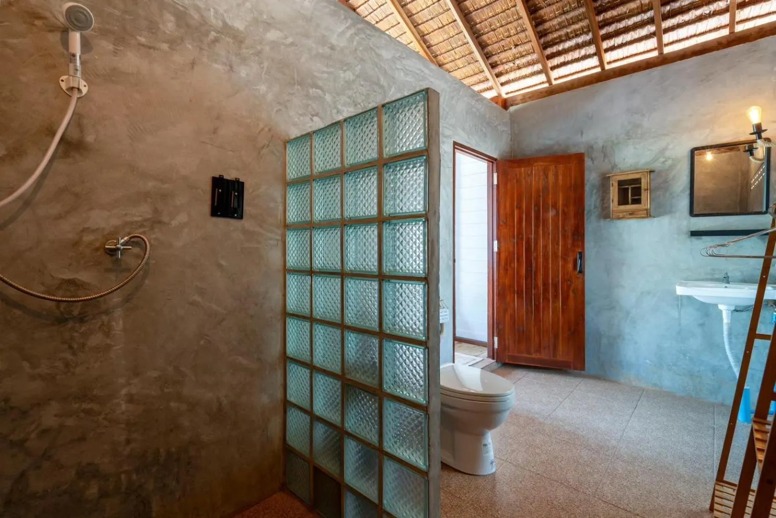 Toilet in Koh Pu Sea View Beach Resort