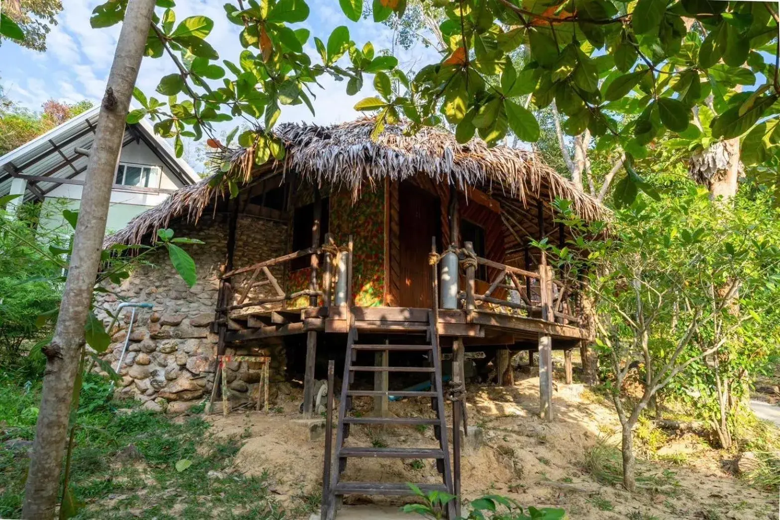 Property building in Koh Pu Sea View Beach Resort Property building in Koh Pu Sea View Beach Resort