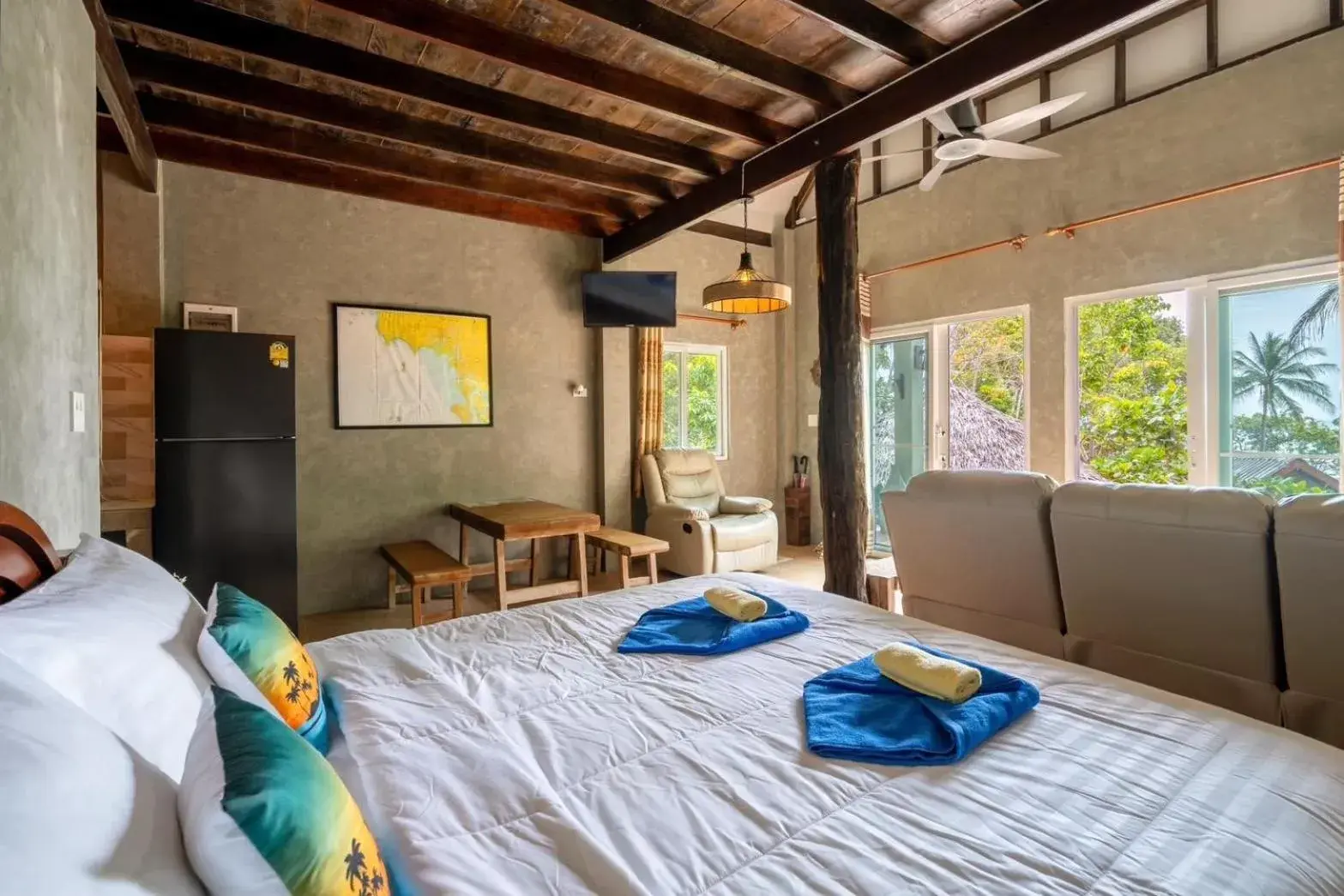 Bed in Koh Pu Sea View Beach Resort Bed in Koh Pu Sea View Beach Resort