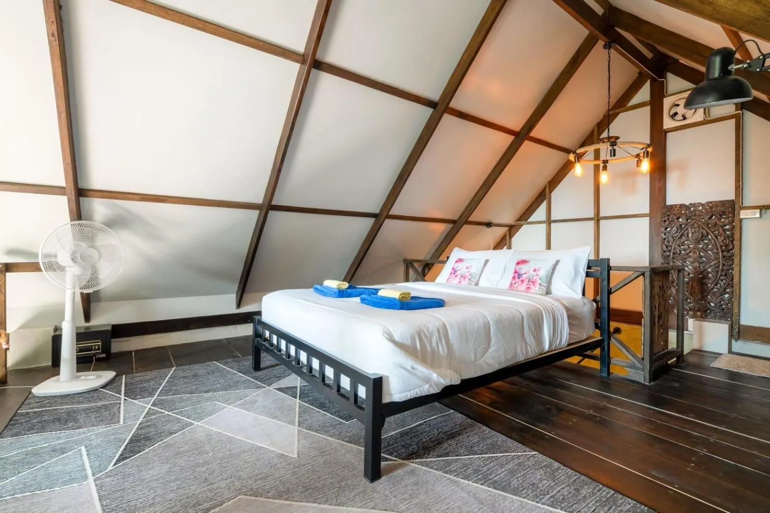 Photo of the whole room, Bed in Koh Pu Sea View Beach Resort