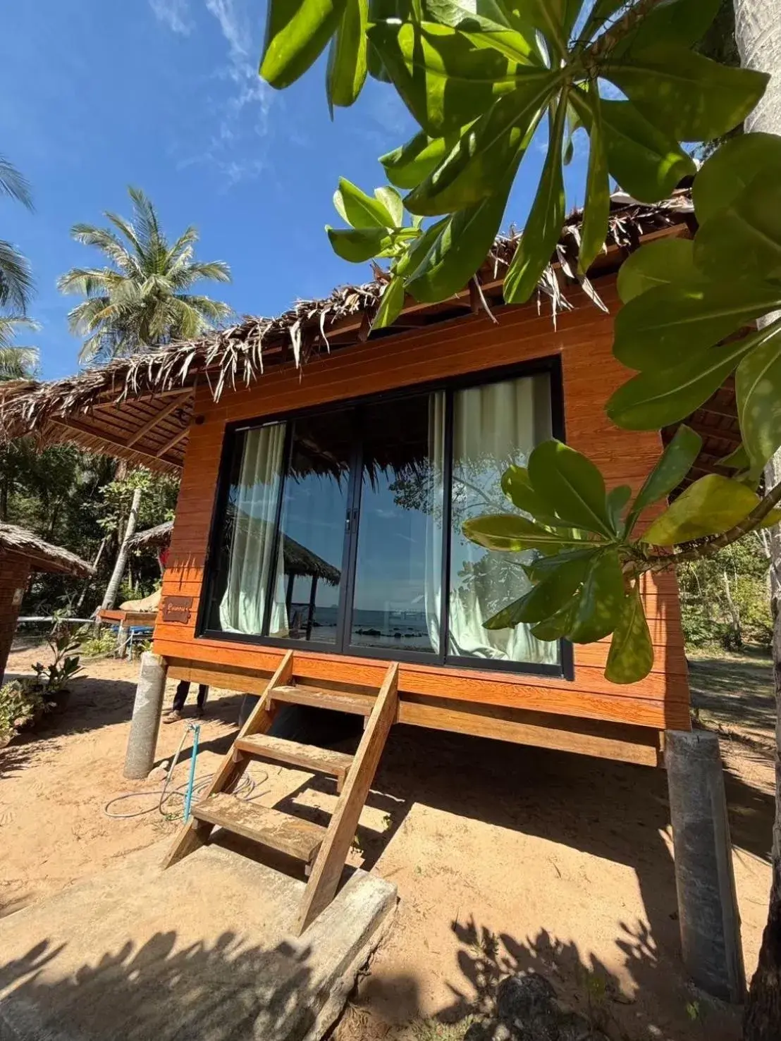 Property building in Koh Pu Sea View Beach Resort Property building in Koh Pu Sea View Beach Resort