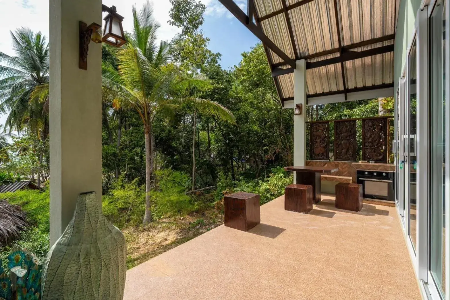 Patio in Koh Pu Sea View Beach Resort Patio in Koh Pu Sea View Beach Resort