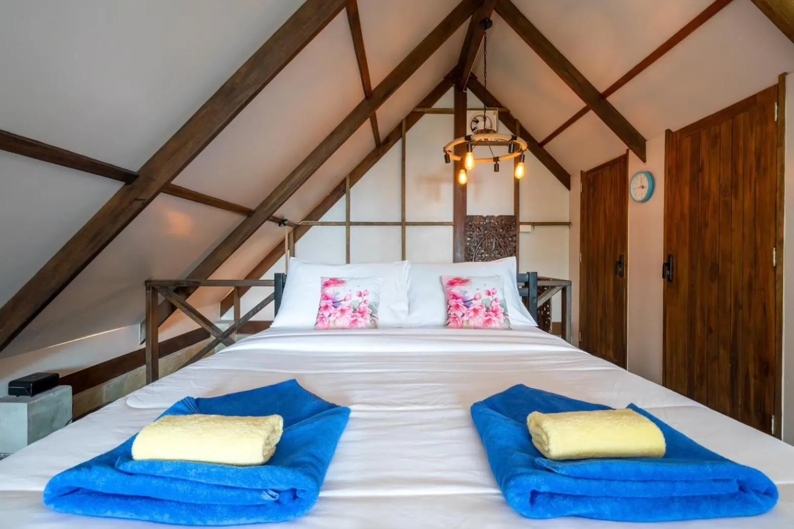 Bed in Koh Pu Sea View Beach Resort