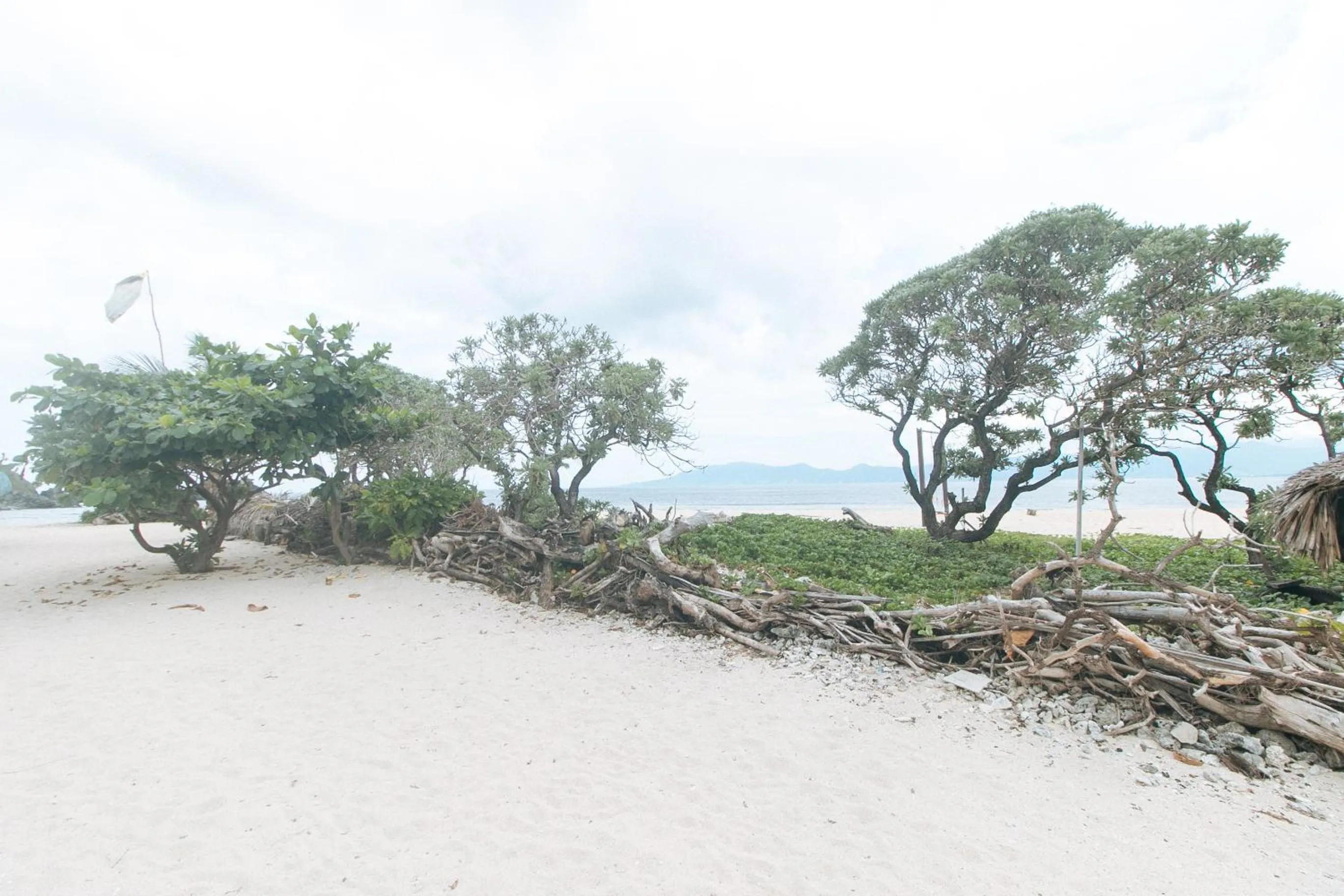 Beach in Zids Island Emprise Beach House