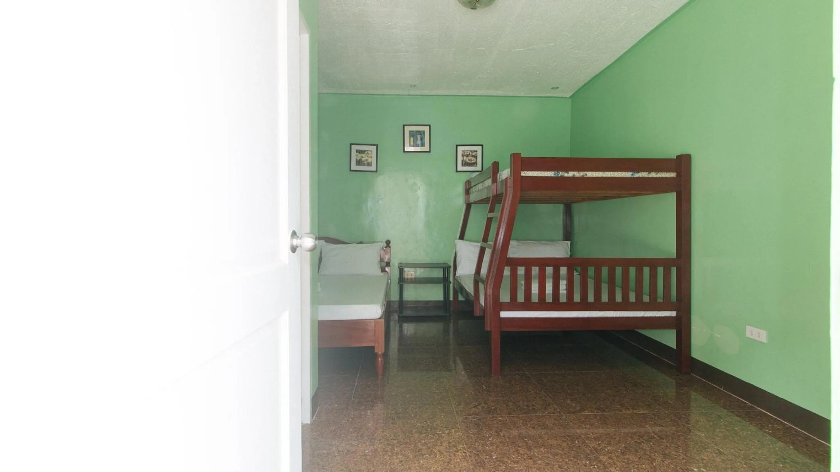 Bed in Zids Island Emprise Beach House