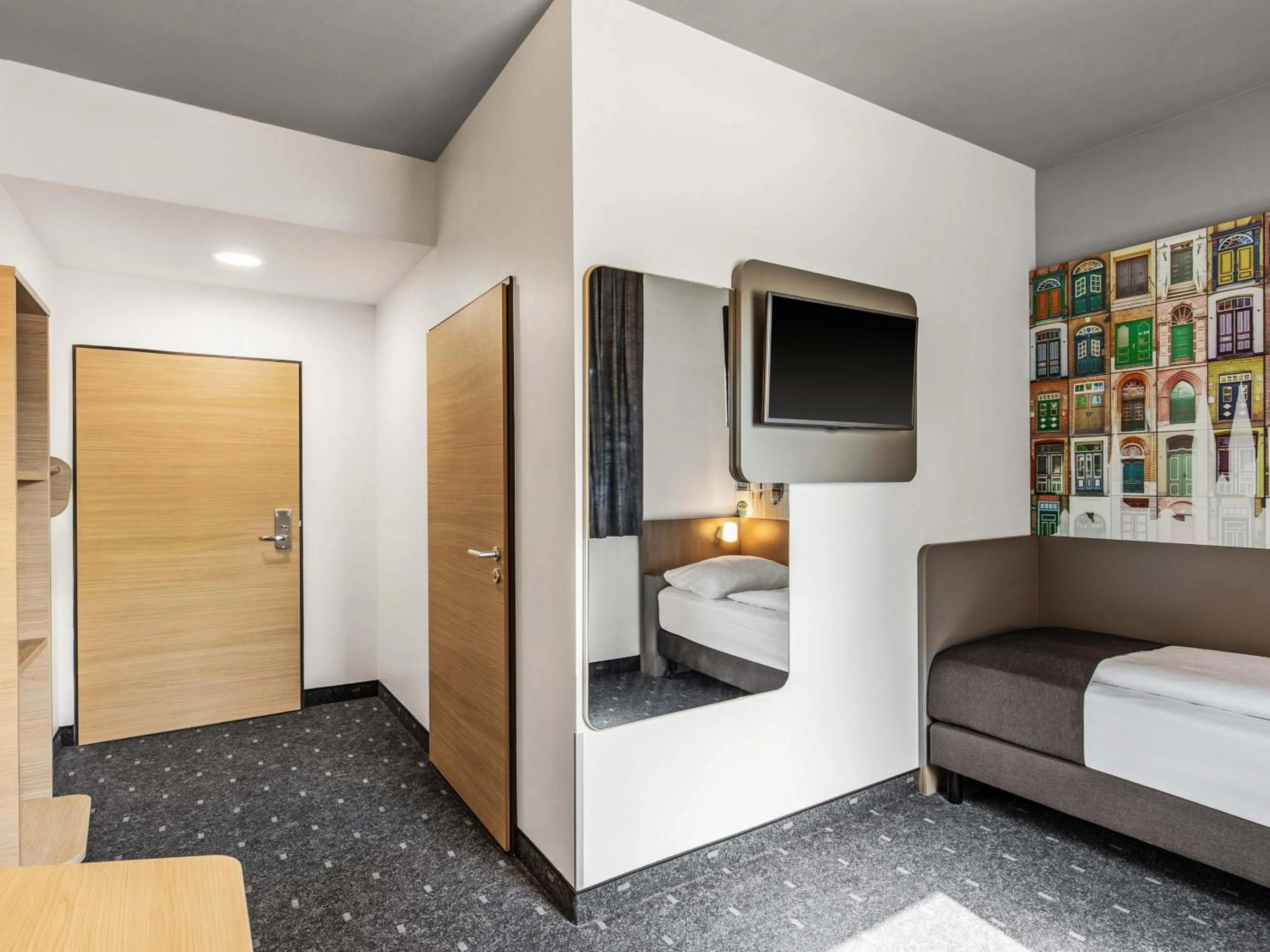 Photo of the whole room, Bed in B&B Hotel Lübeck-Hbf