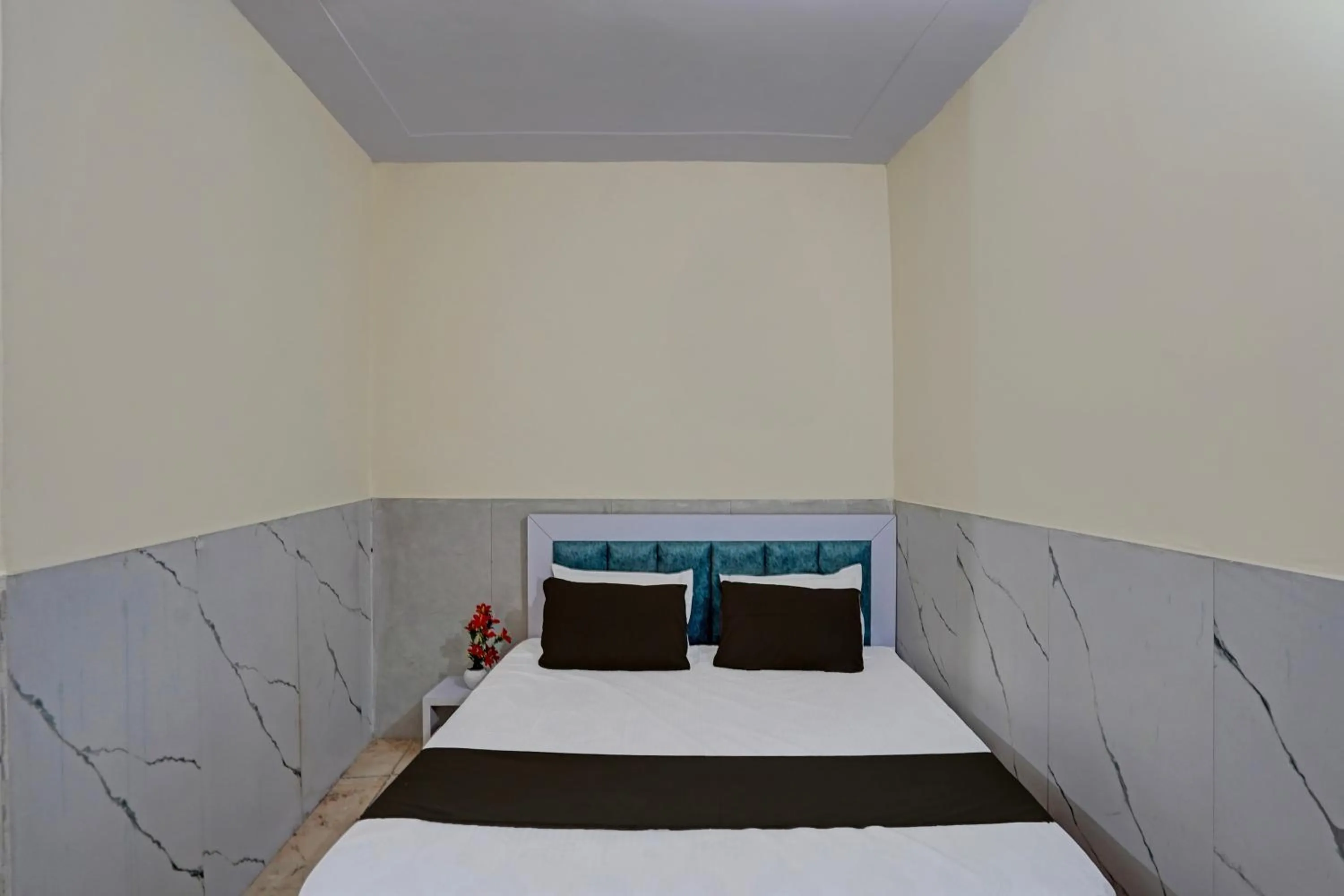 Bedroom, Bed in Hotel O ABHINAV HOTEL