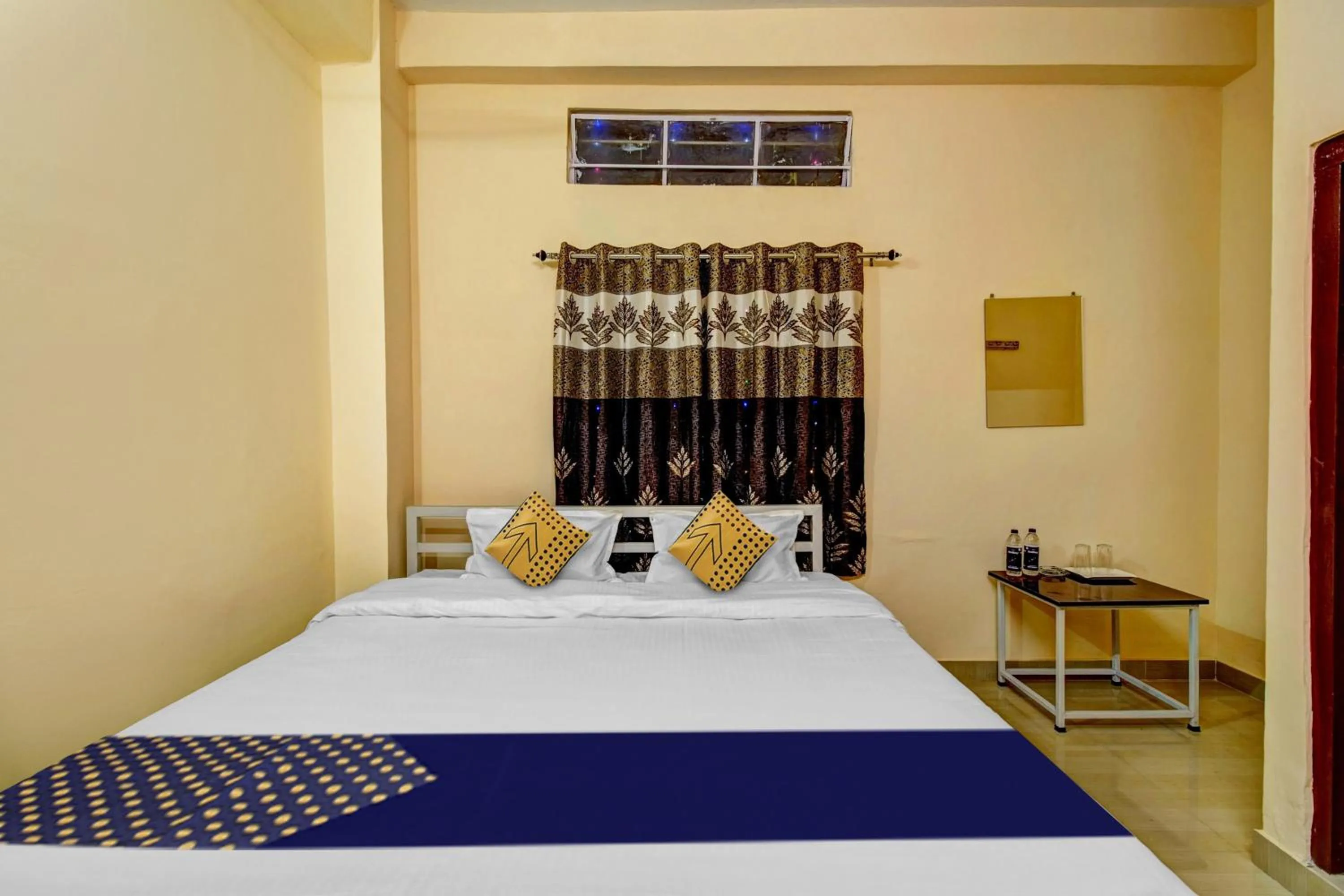 Bedroom, Bed in SPOT ON Rainbow Lodge