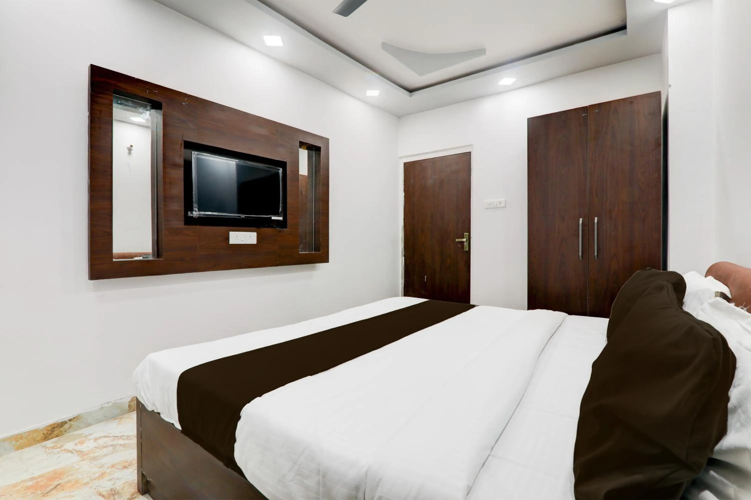 Bedroom, Bed in Hotel O Star Inn Hotel