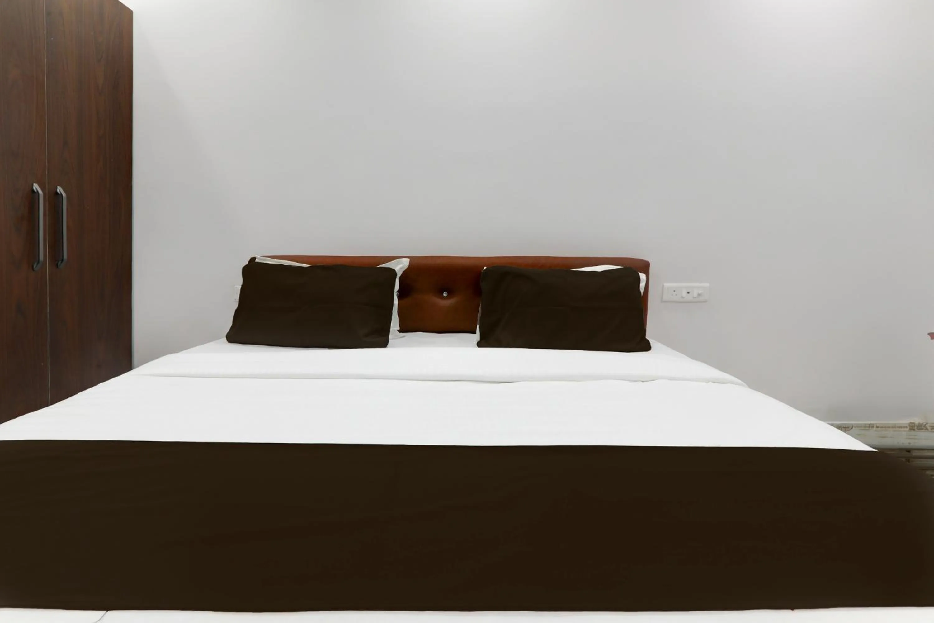 Bedroom, Bed in Hotel O Star Inn Hotel