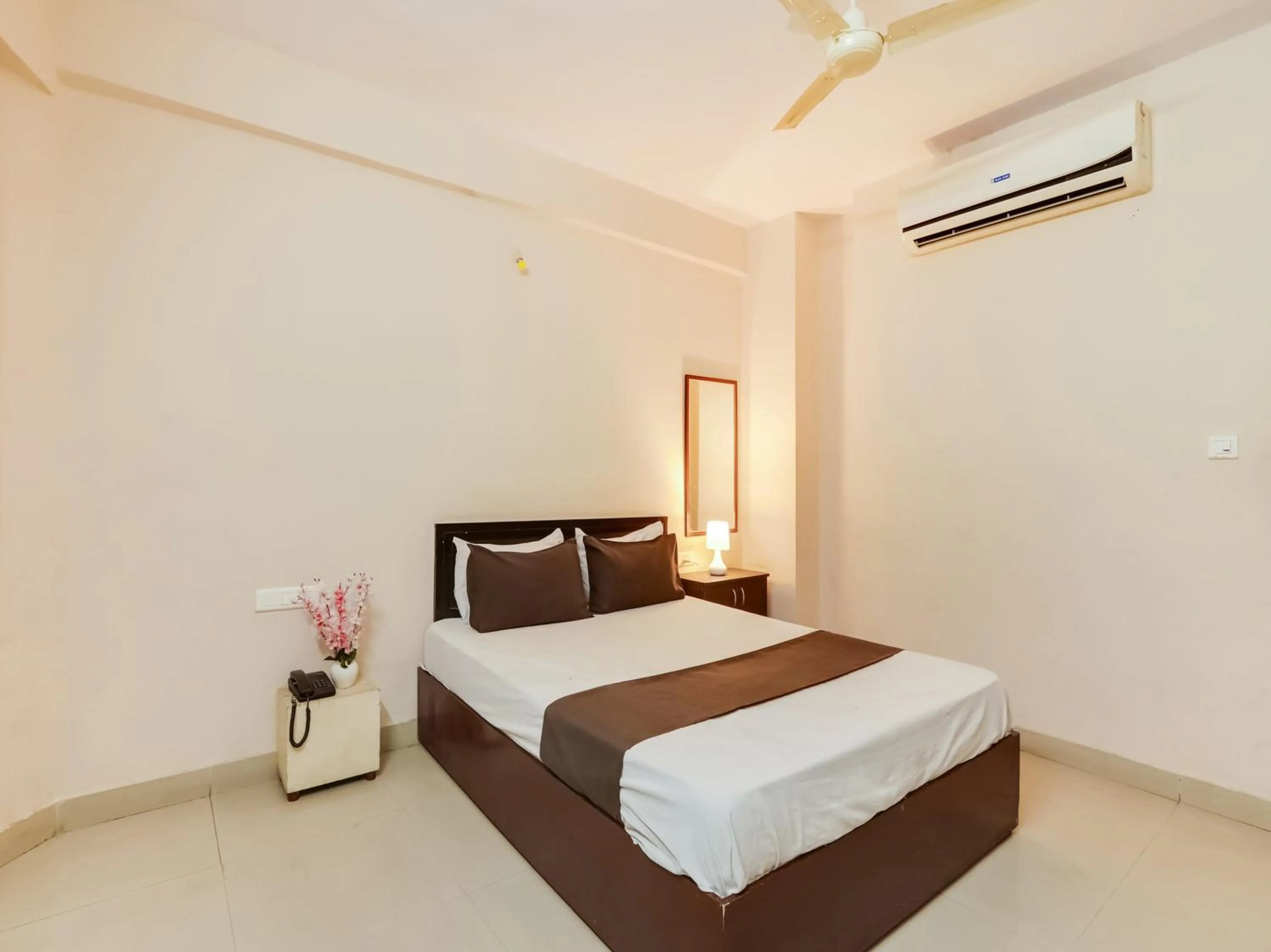Bedroom in Hotel O Srinivasa Grand