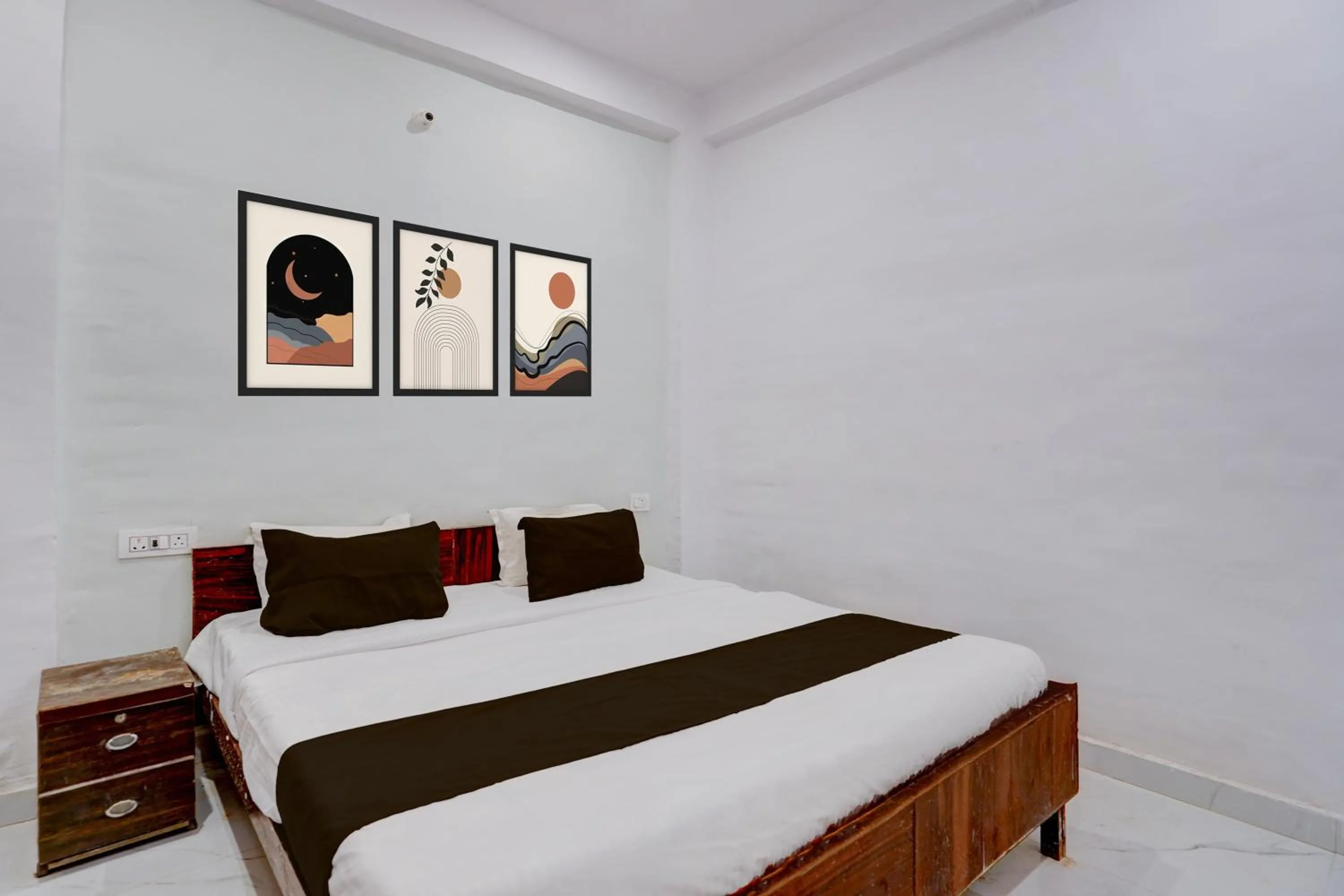Hotel O Sky Guest House