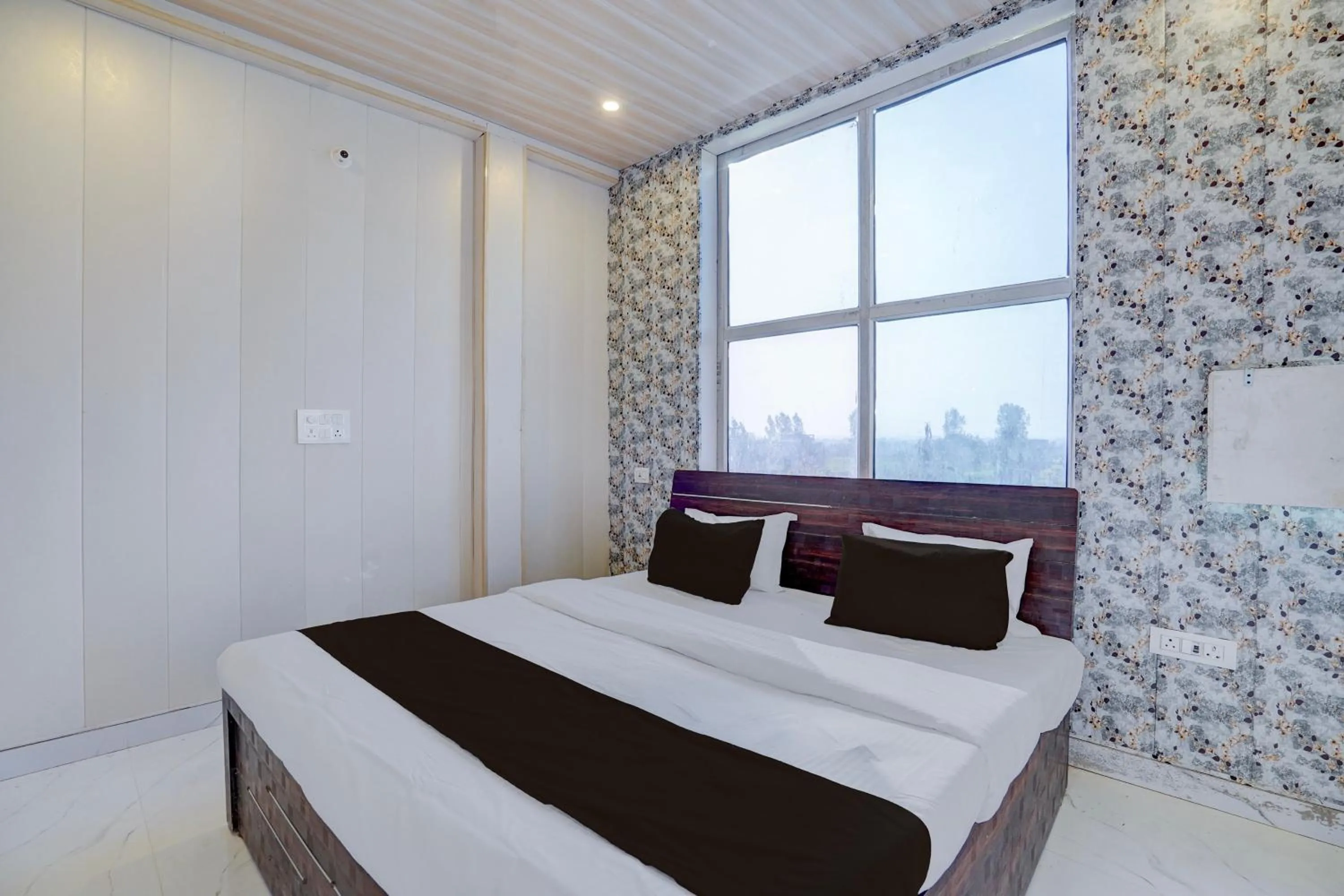 Hotel O Sky Guest House