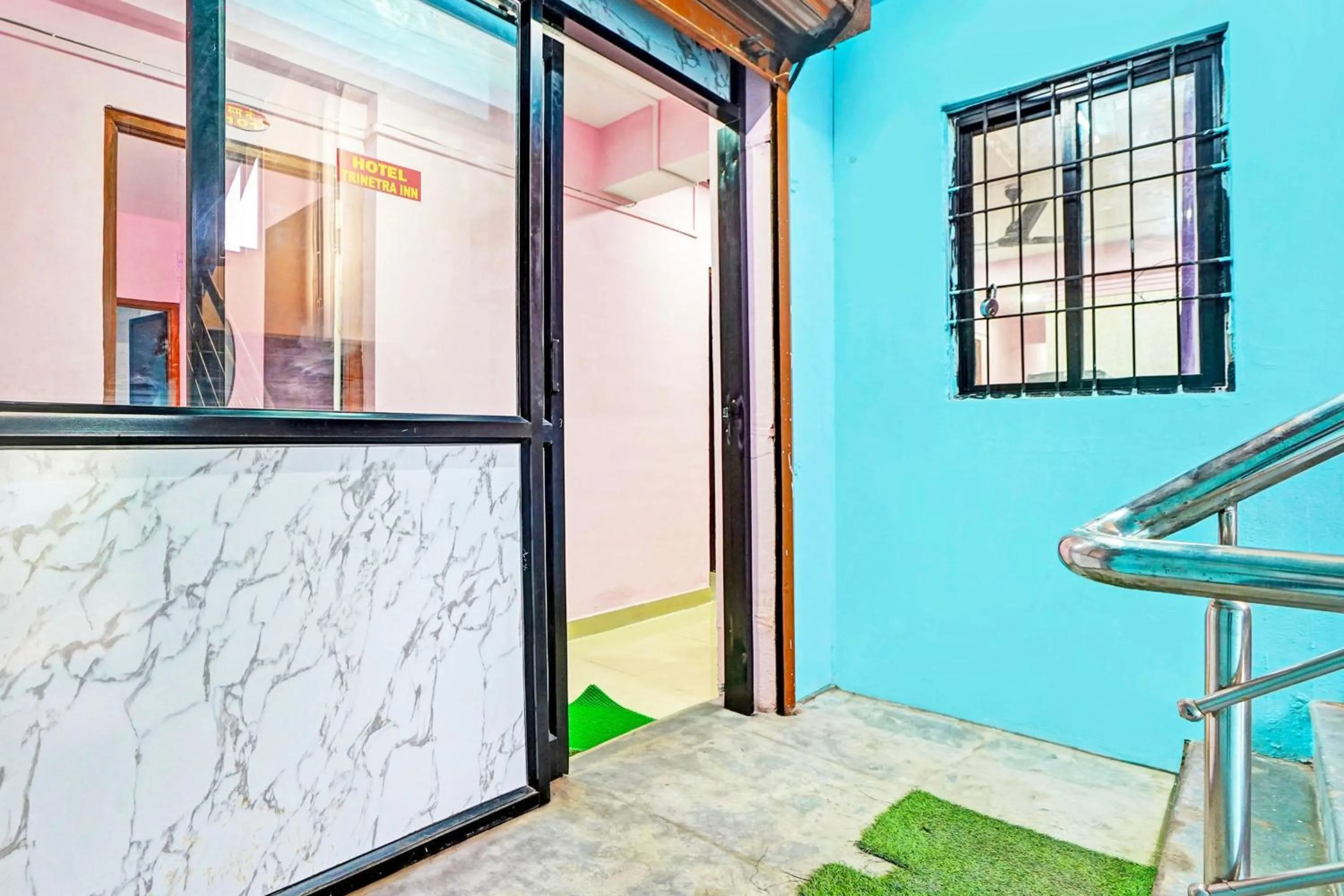 Facade/entrance in Hotel O Trinetra Inn