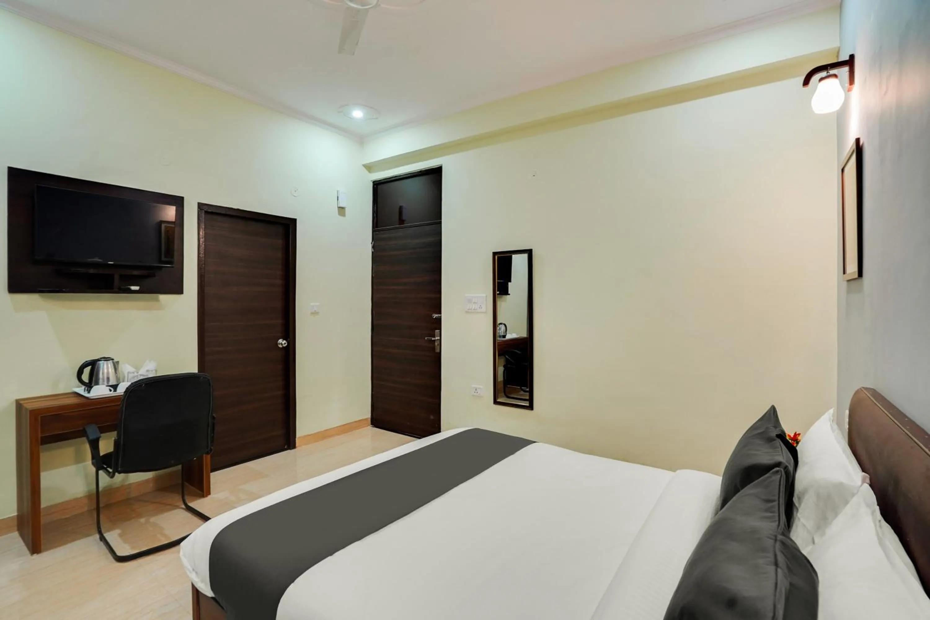 Bedroom, Bed in Collection O Hotel Villa Vista