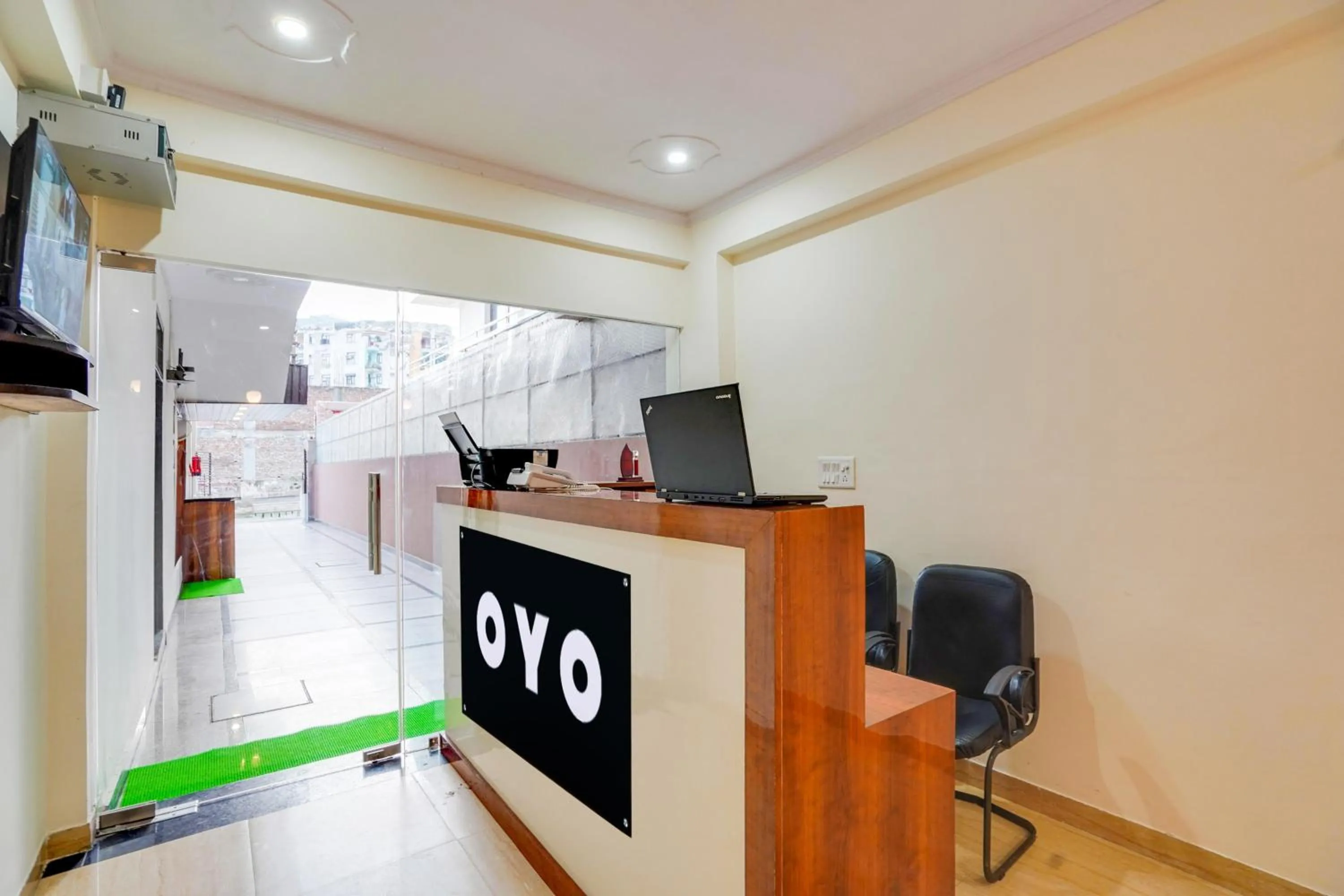 Lobby or reception in Collection O Hotel Villa Vista