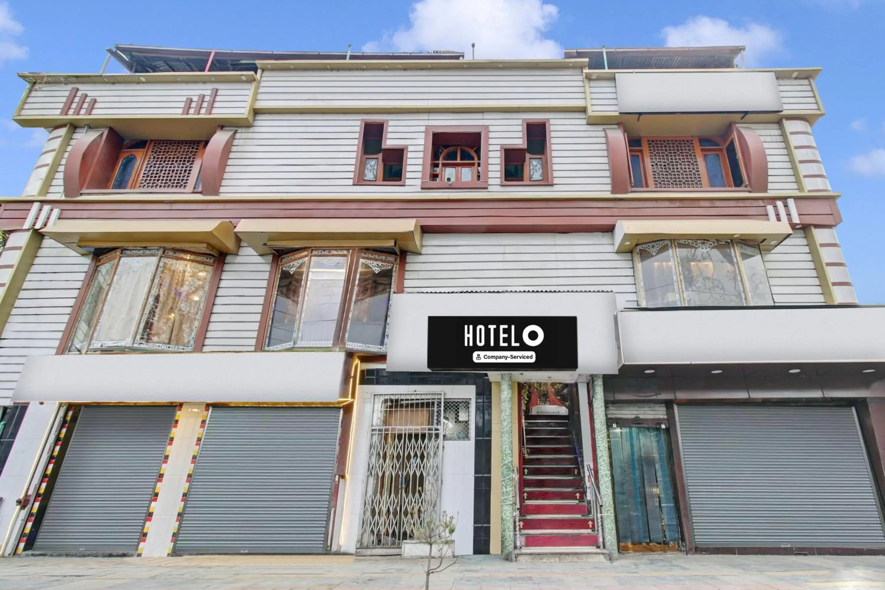 Facade/entrance in Hotel O Residency Road Srinagar Facade/entrance in Hotel O Residency Road Srinagar