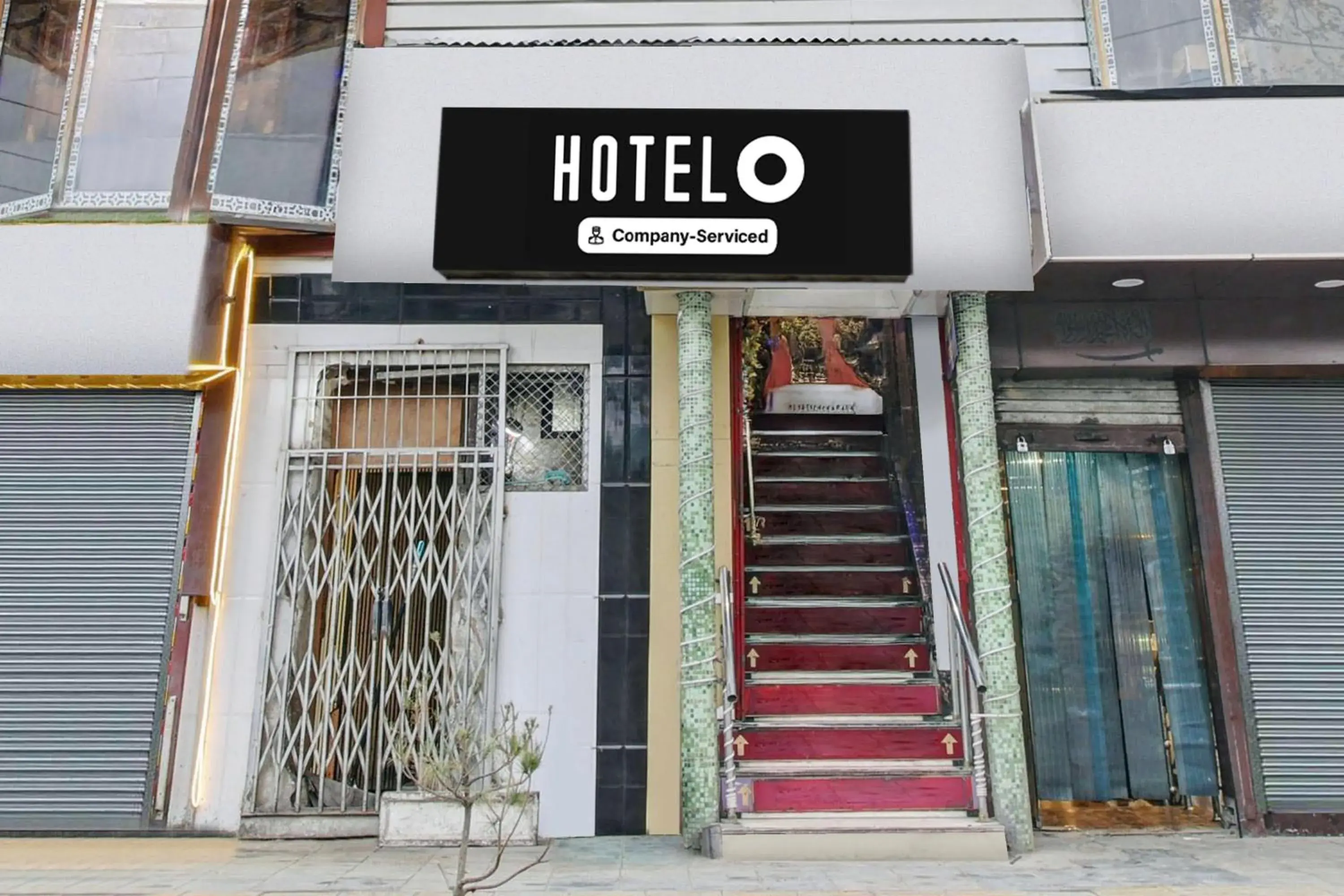 Facade/entrance in Hotel O Residency Road Srinagar Facade/entrance in Hotel O Residency Road Srinagar