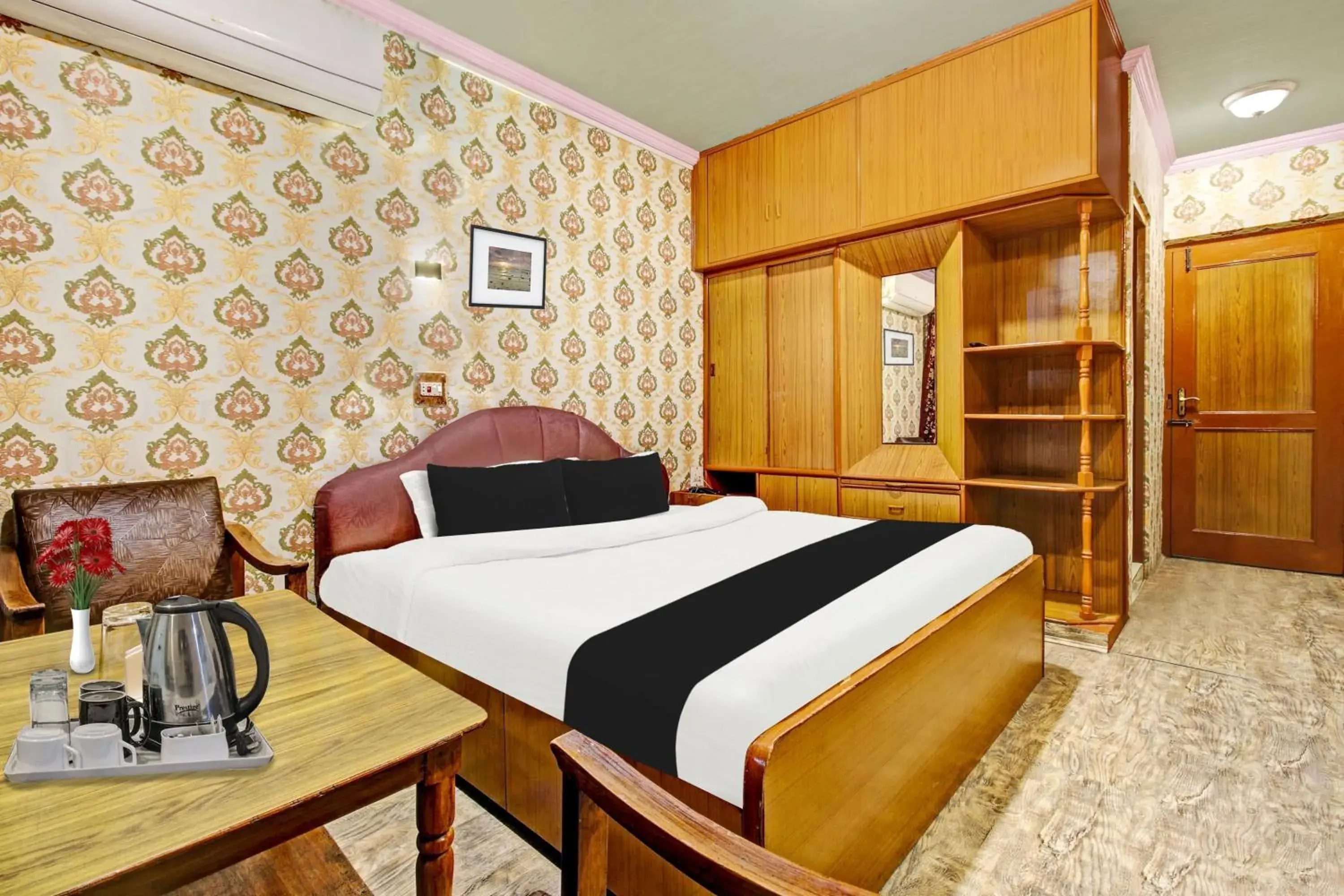 Bedroom, Bed in Hotel O Residency Road Srinagar Bedroom, Bed in Hotel O Residency Road Srinagar