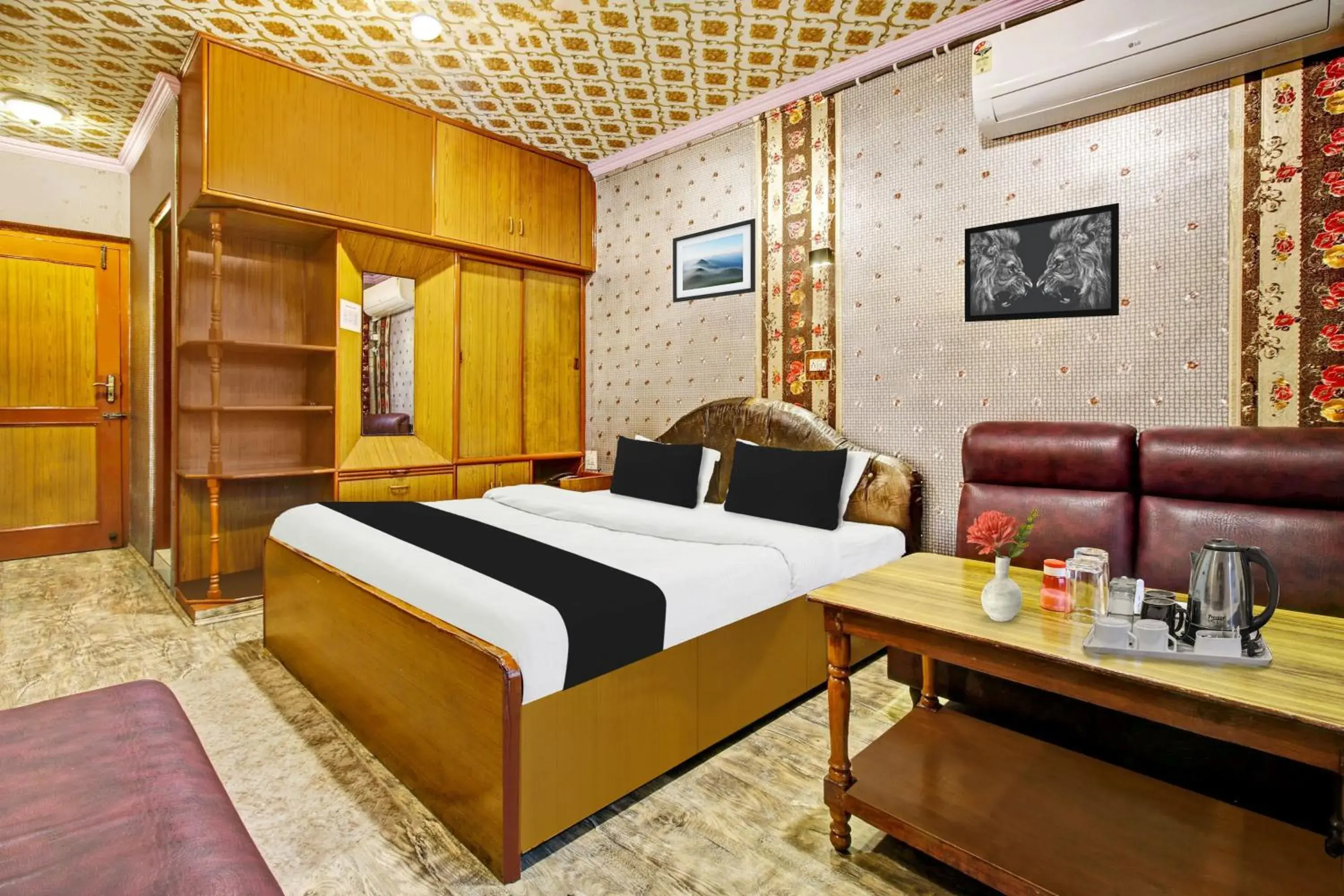 Bedroom, Bed in Hotel O Residency Road Srinagar Bedroom, Bed in Hotel O Residency Road Srinagar