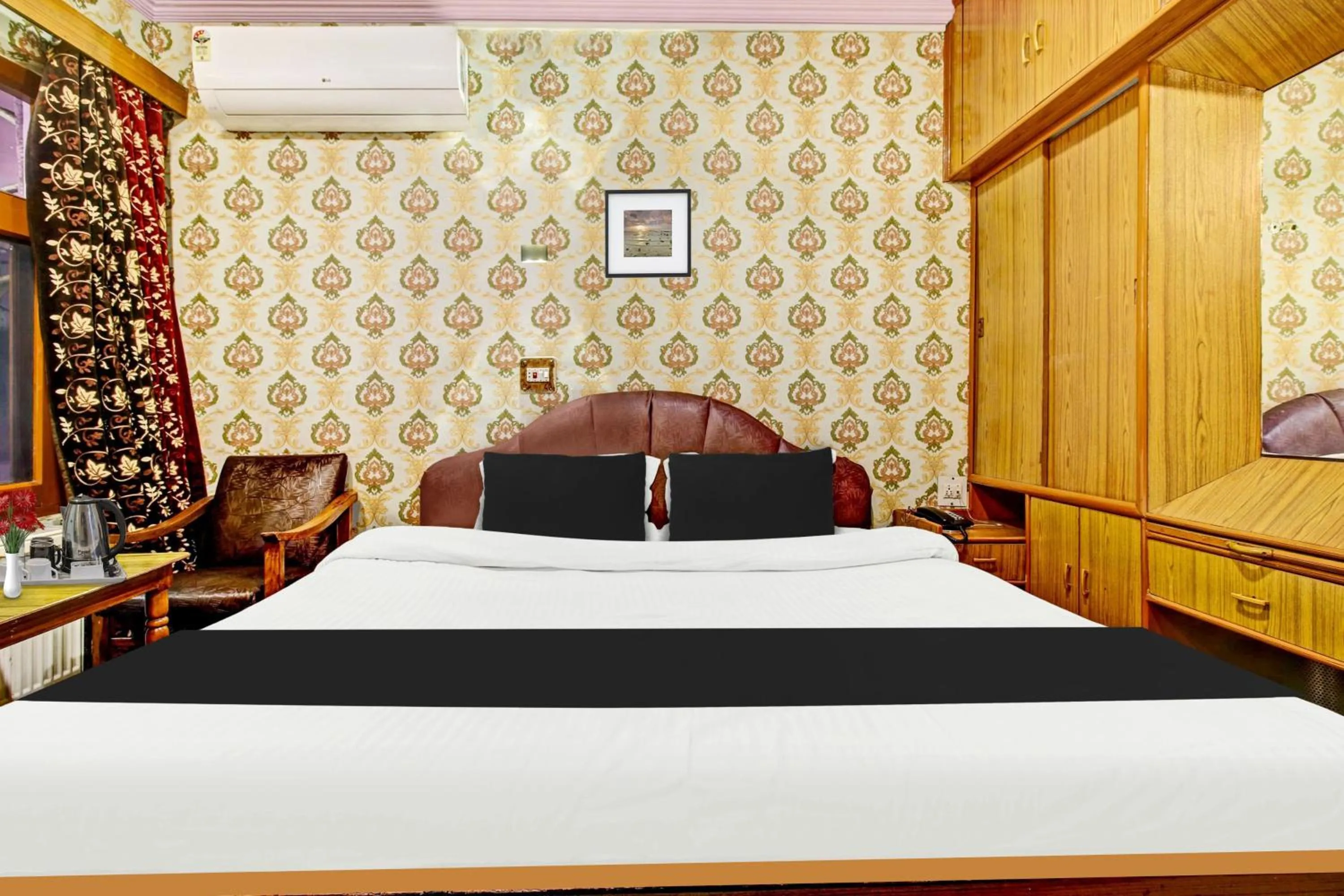 Bedroom, Bed in Hotel O Residency Road Srinagar