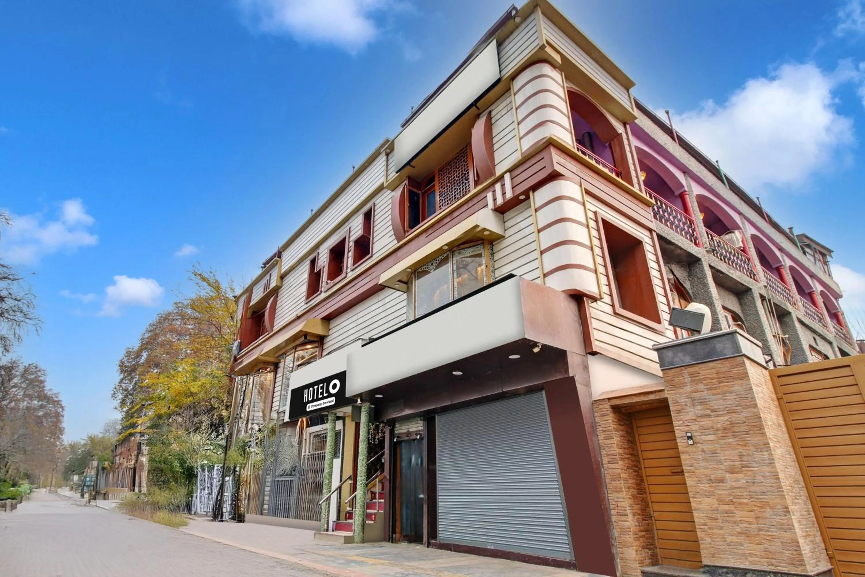 Facade/entrance in Hotel O Residency Road Srinagar