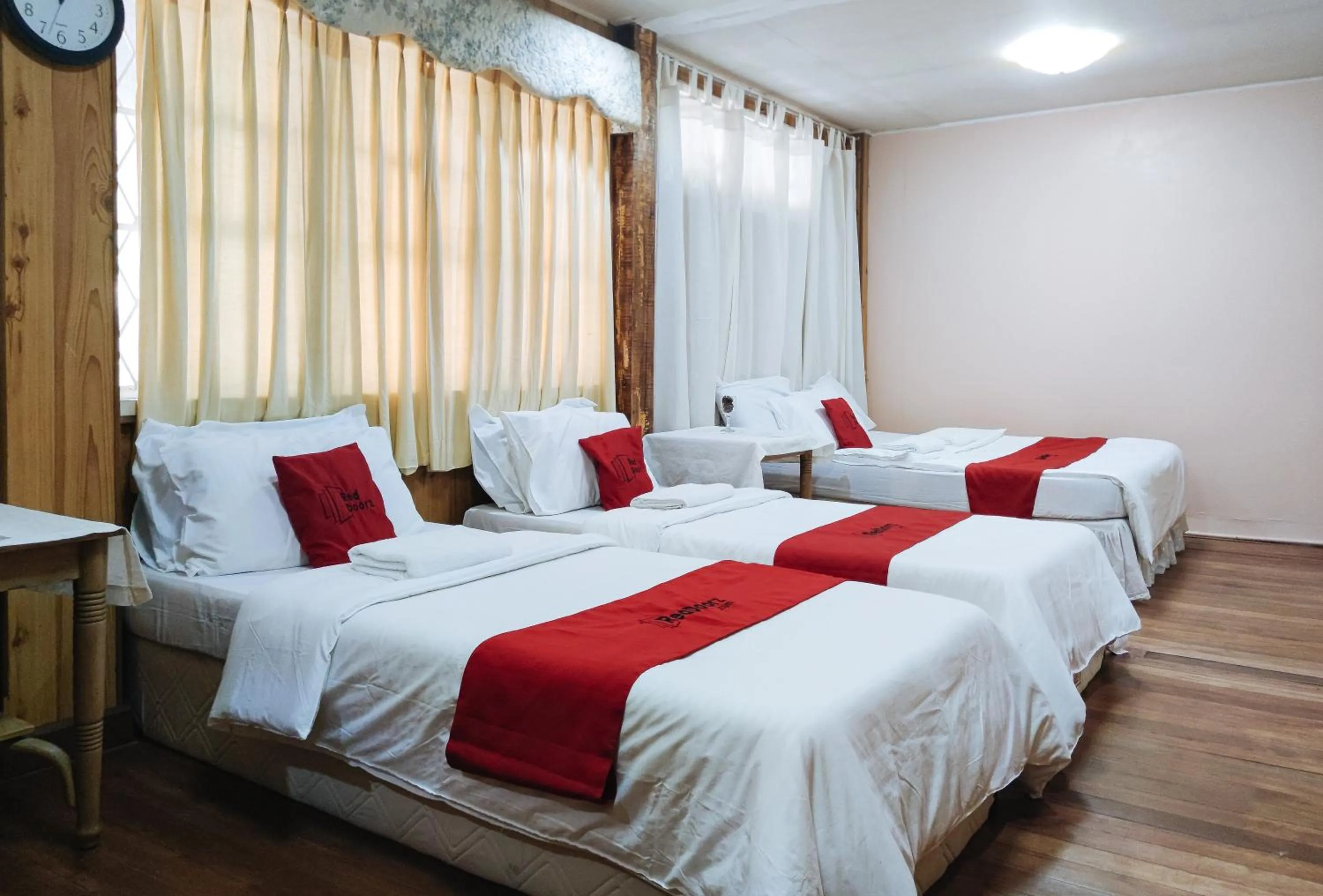 Photo of the whole room, Bed in RedDoorz @ Monterrazas Village Homestay Baguio