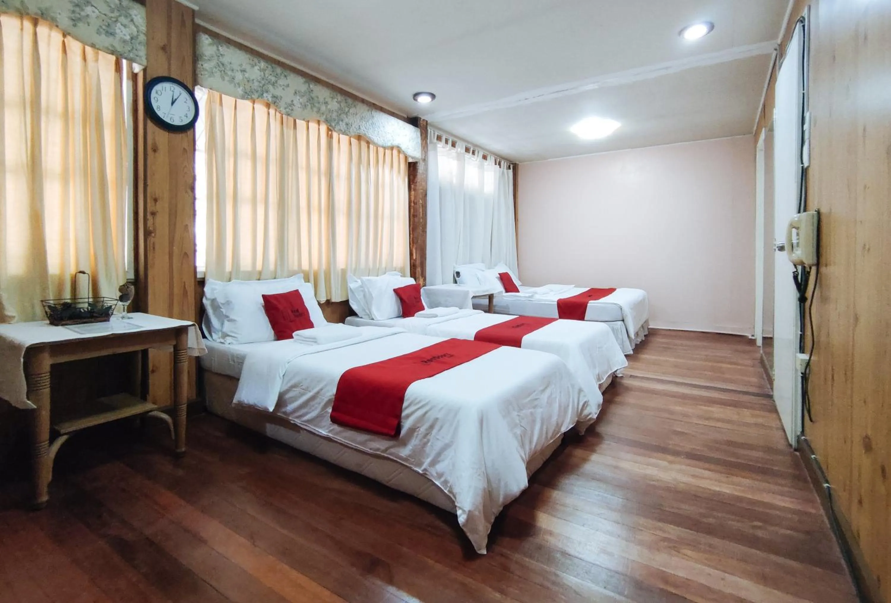 Photo of the whole room, Bed in RedDoorz @ Monterrazas Village Homestay Baguio