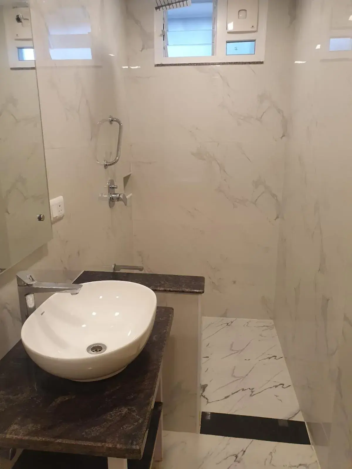 Bathroom in Peters Park Bathroom in Peters Park