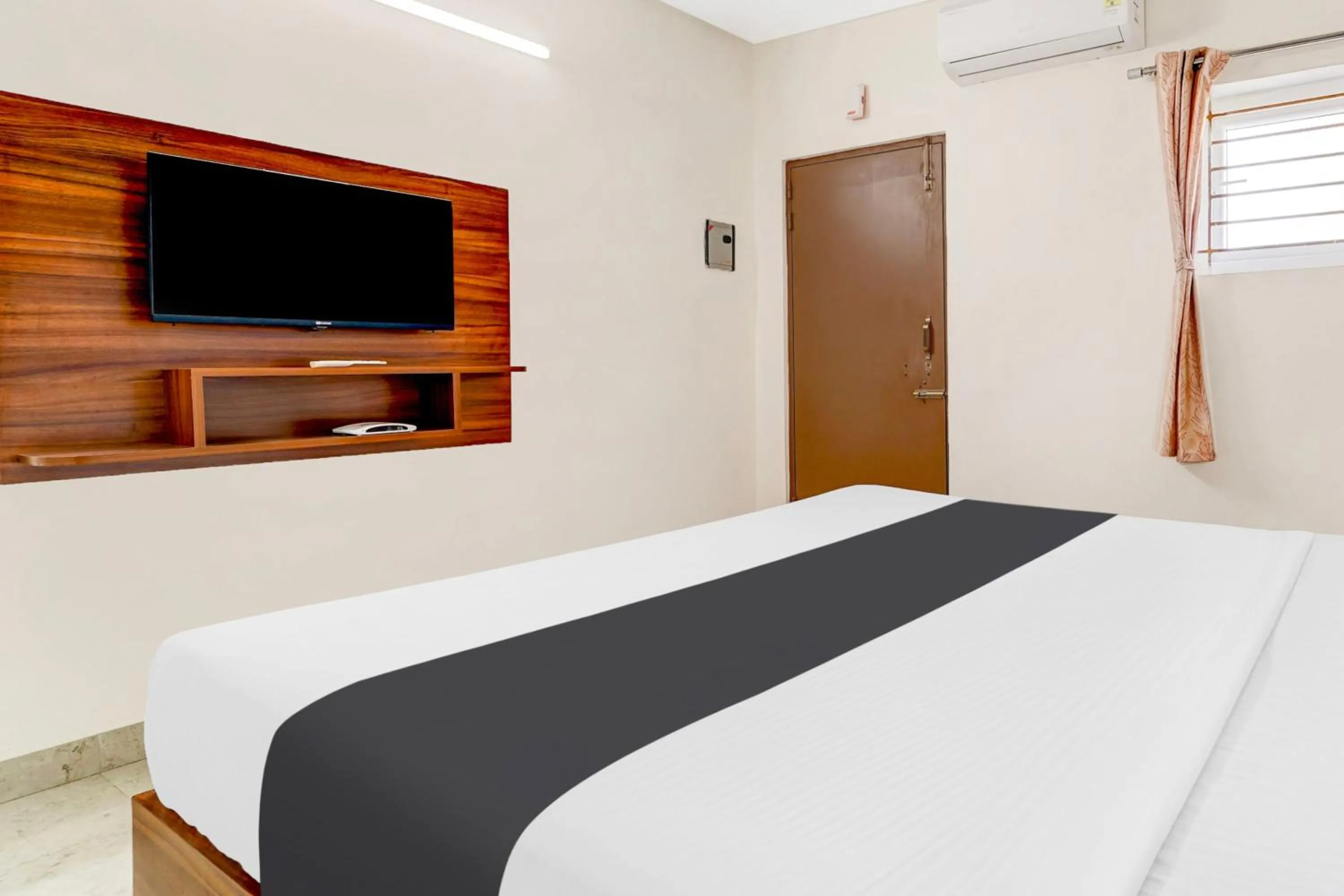 Bedroom, Bed in Super Hotel O Avinashi Road Coimbatore