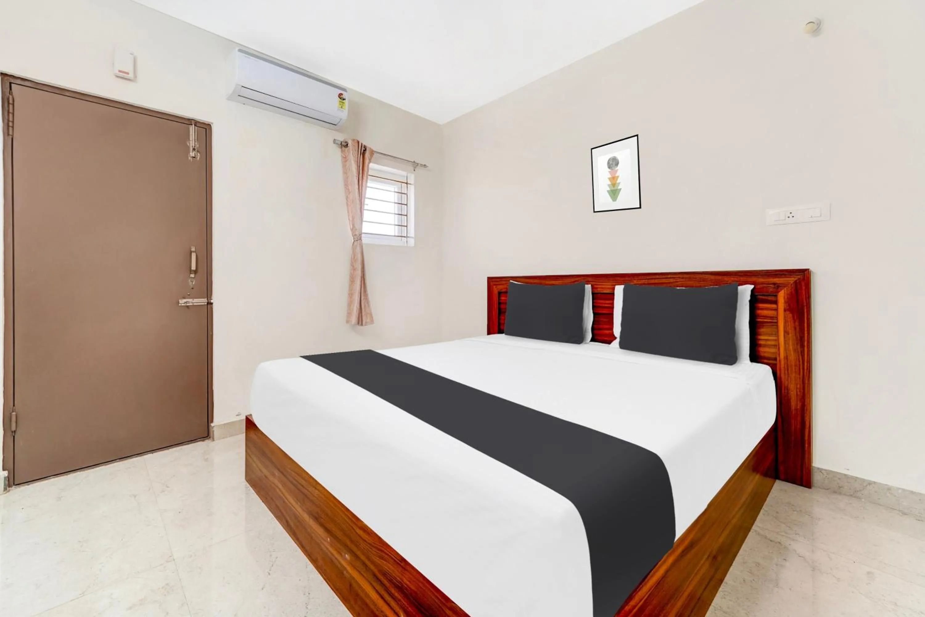 Bedroom, Bed in Super Hotel O Avinashi Road Coimbatore