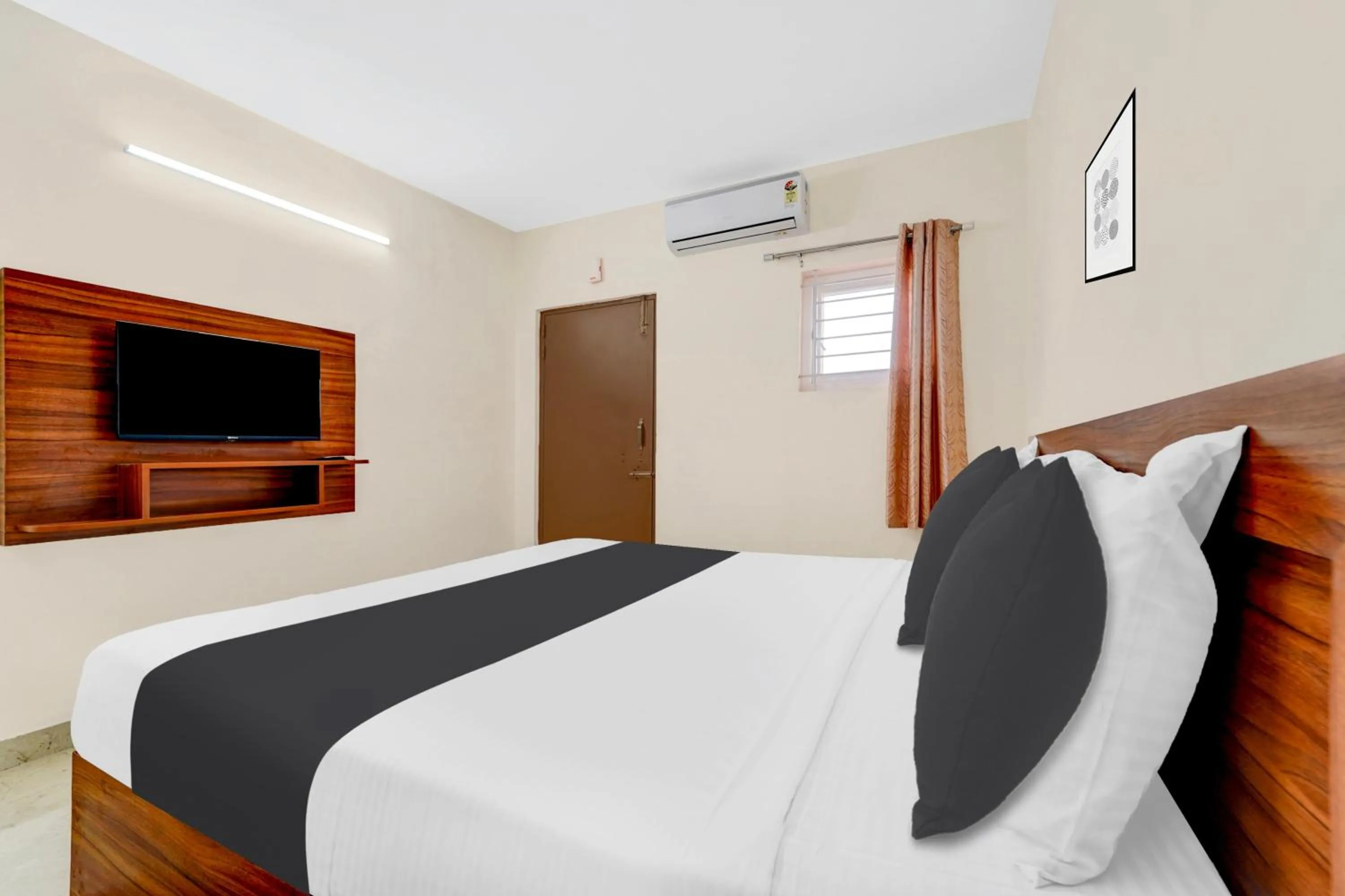 Bedroom, Bed in Super Hotel O Avinashi Road Coimbatore