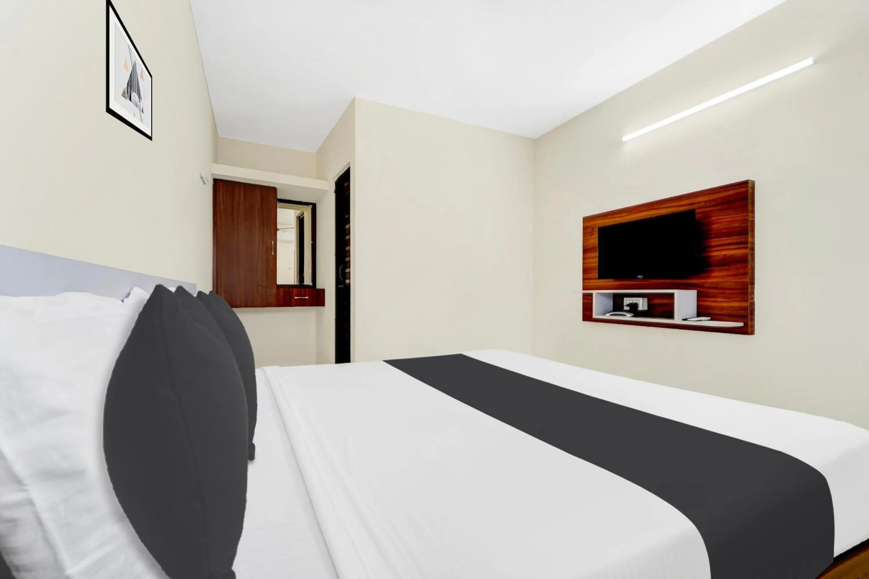 Bedroom, Bed in Super Hotel O Avinashi Road Coimbatore