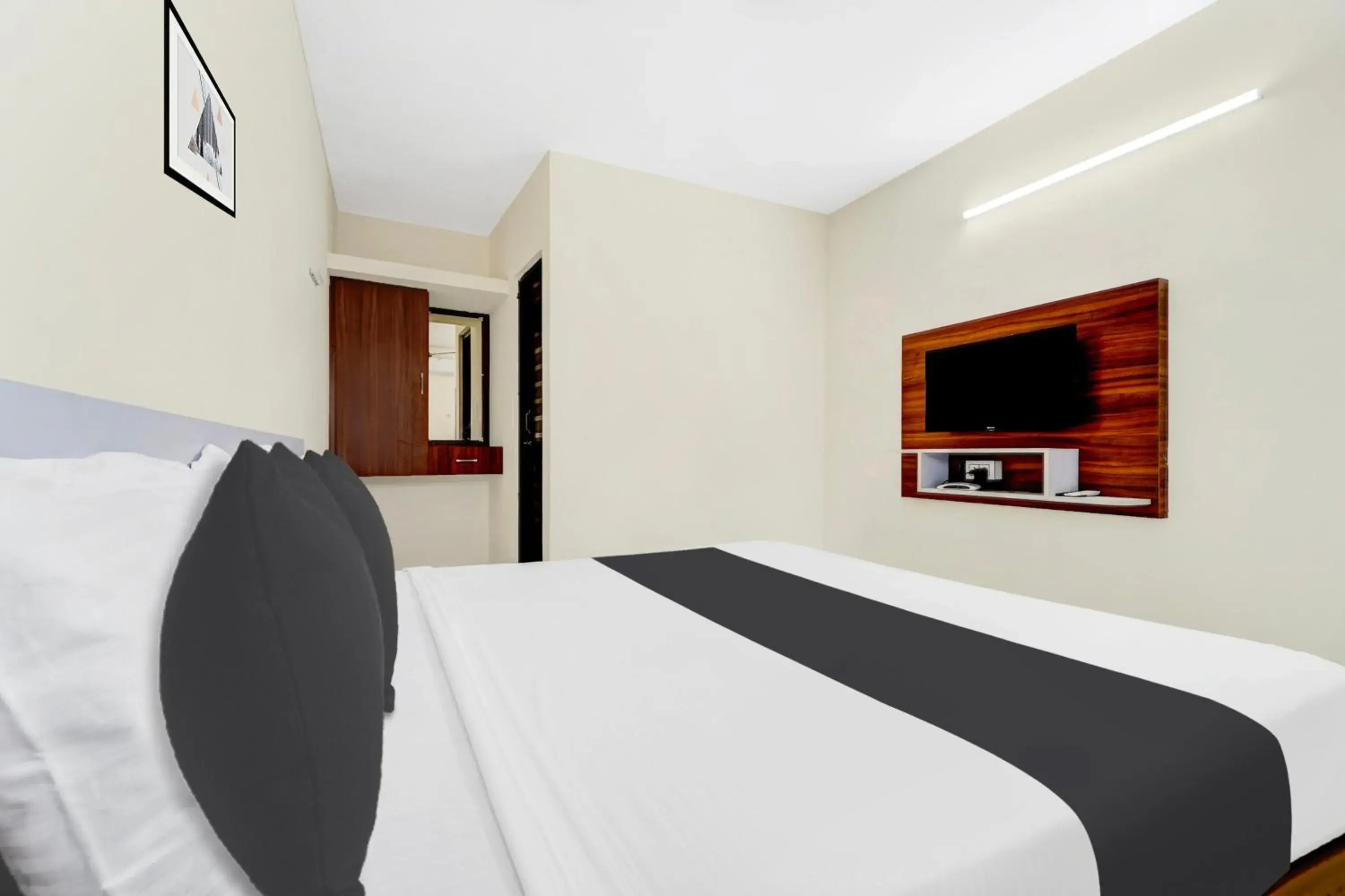 Bedroom, Bed in Super Hotel O Avinashi Road Coimbatore Bedroom, Bed in Super Hotel O Avinashi Road Coimbatore