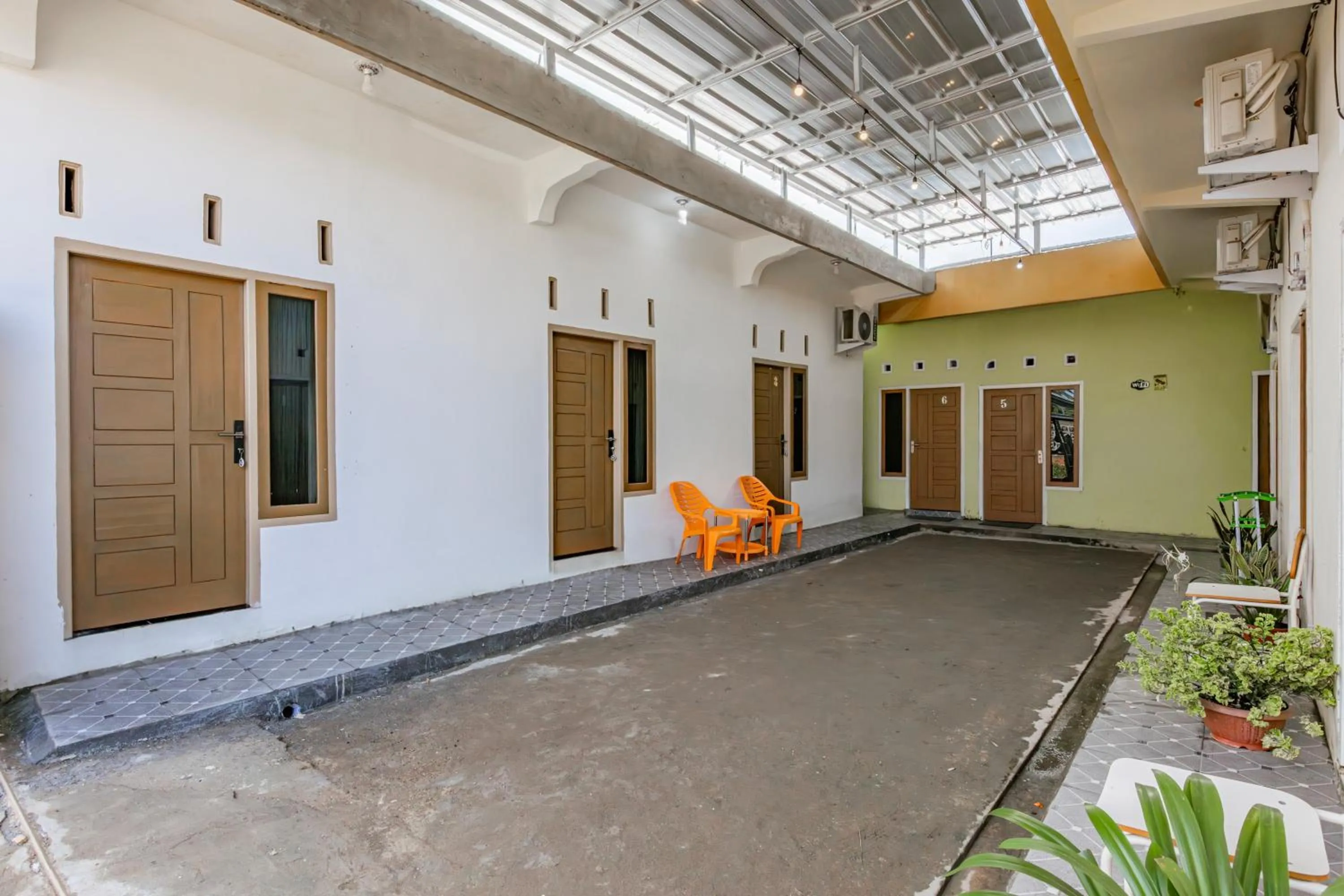 Lobby or reception in Hotel O Guest House Gembul Syariah