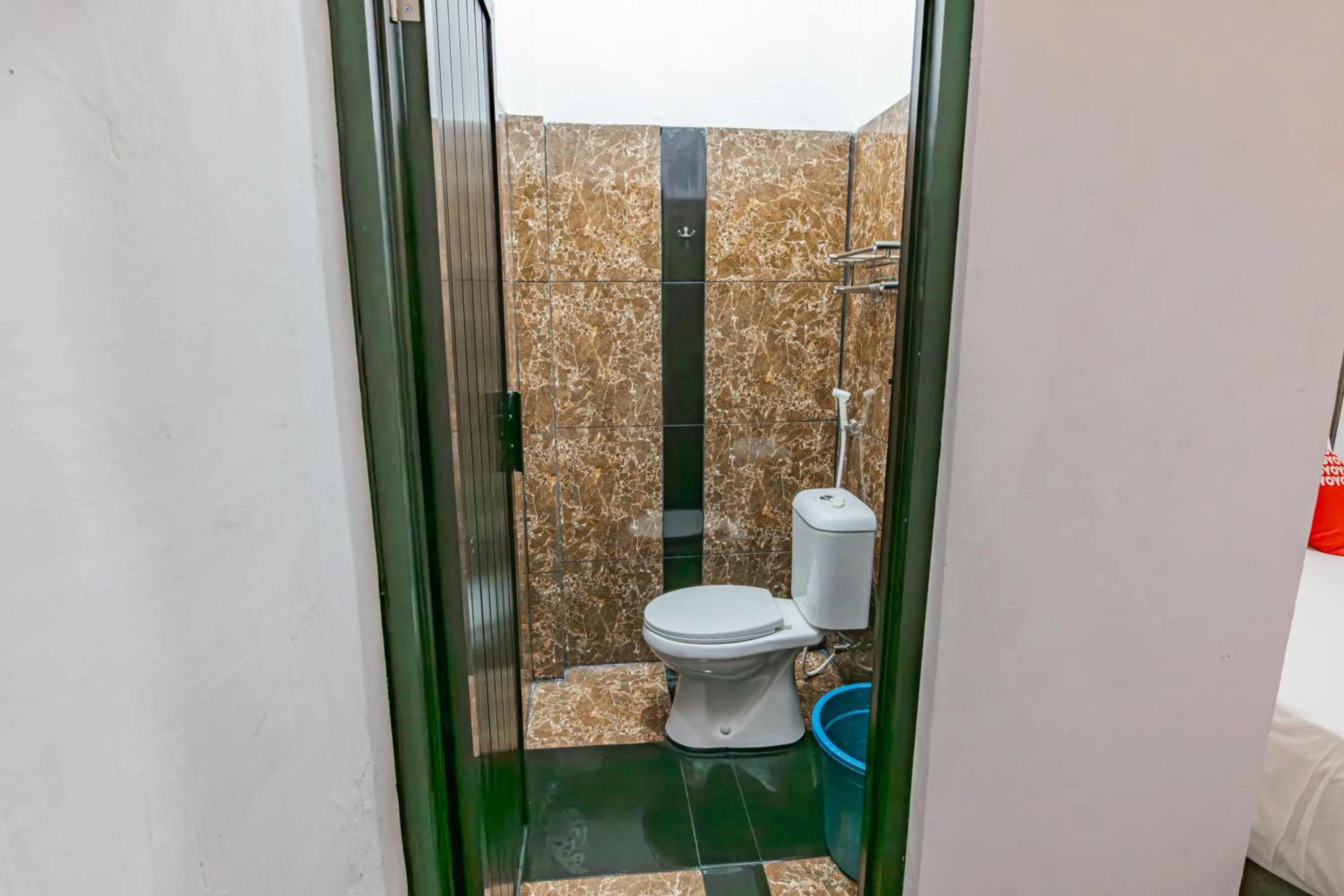 Bathroom in Hotel O Guest House Gembul Syariah