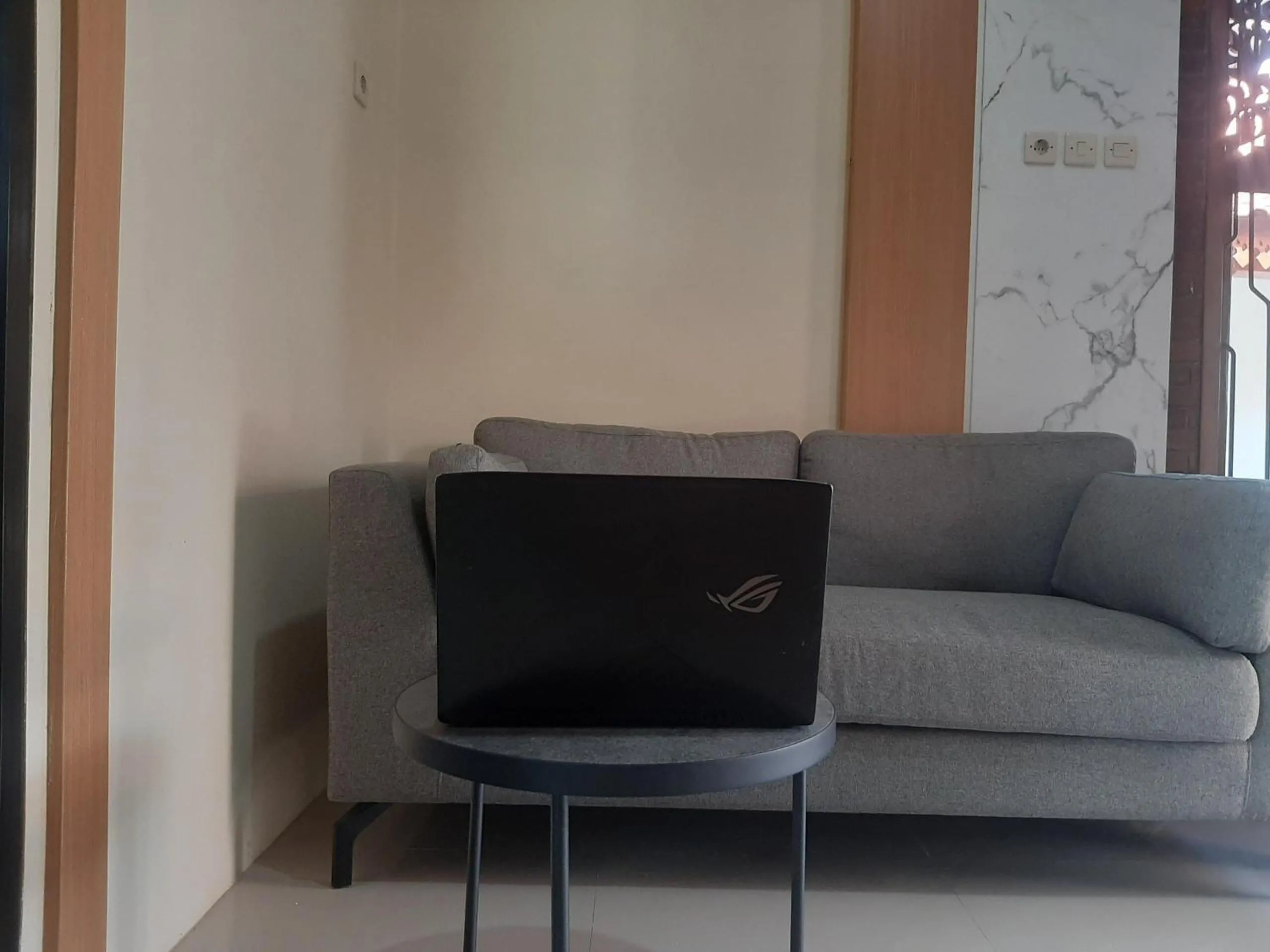 Lobby or reception in Capital O 93719 Homestay Omah Bidadari