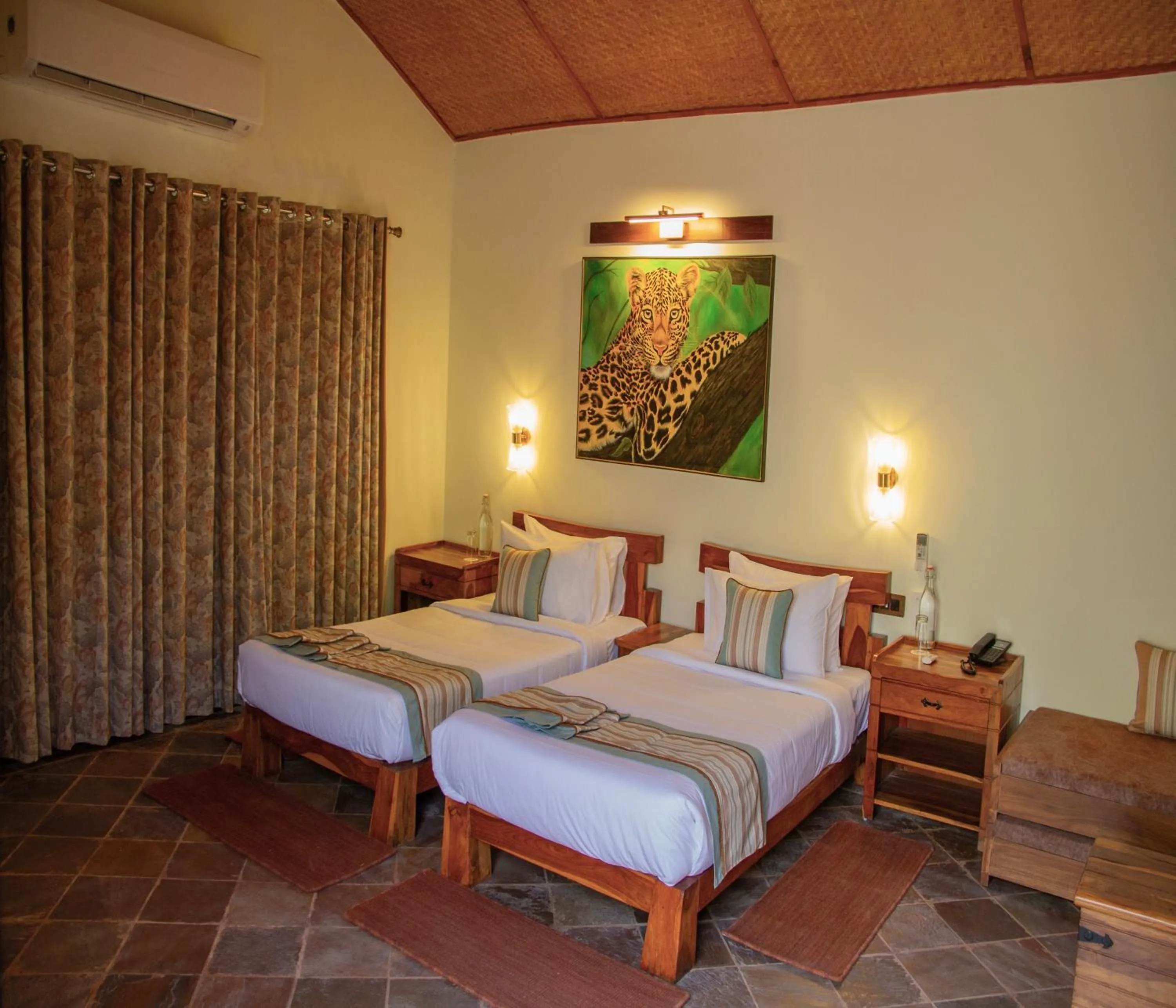 Bed in Tathastu Bandhavgarh