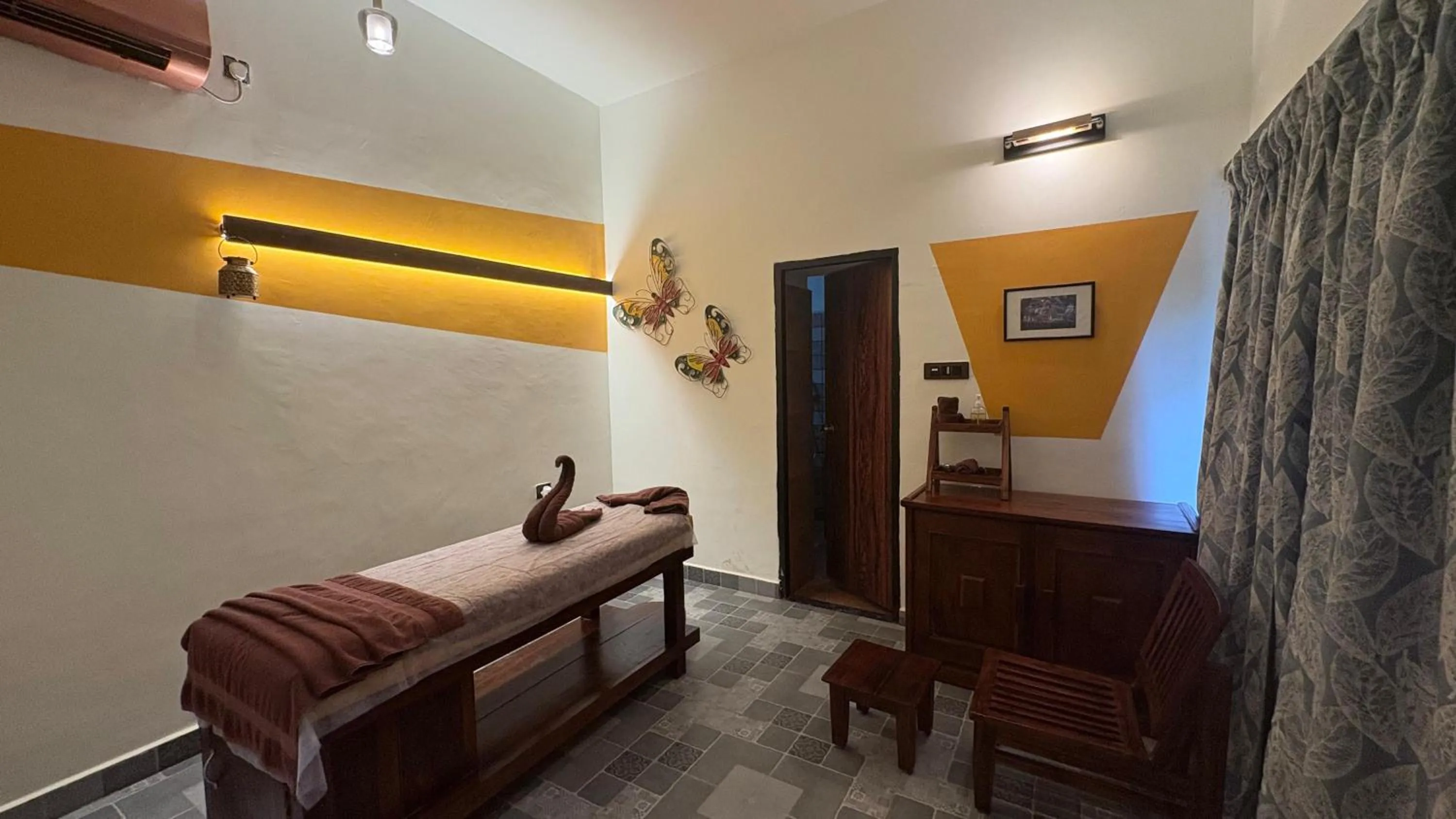 Spa and wellness centre/facilities, Bed in Tathastu Bandhavgarh