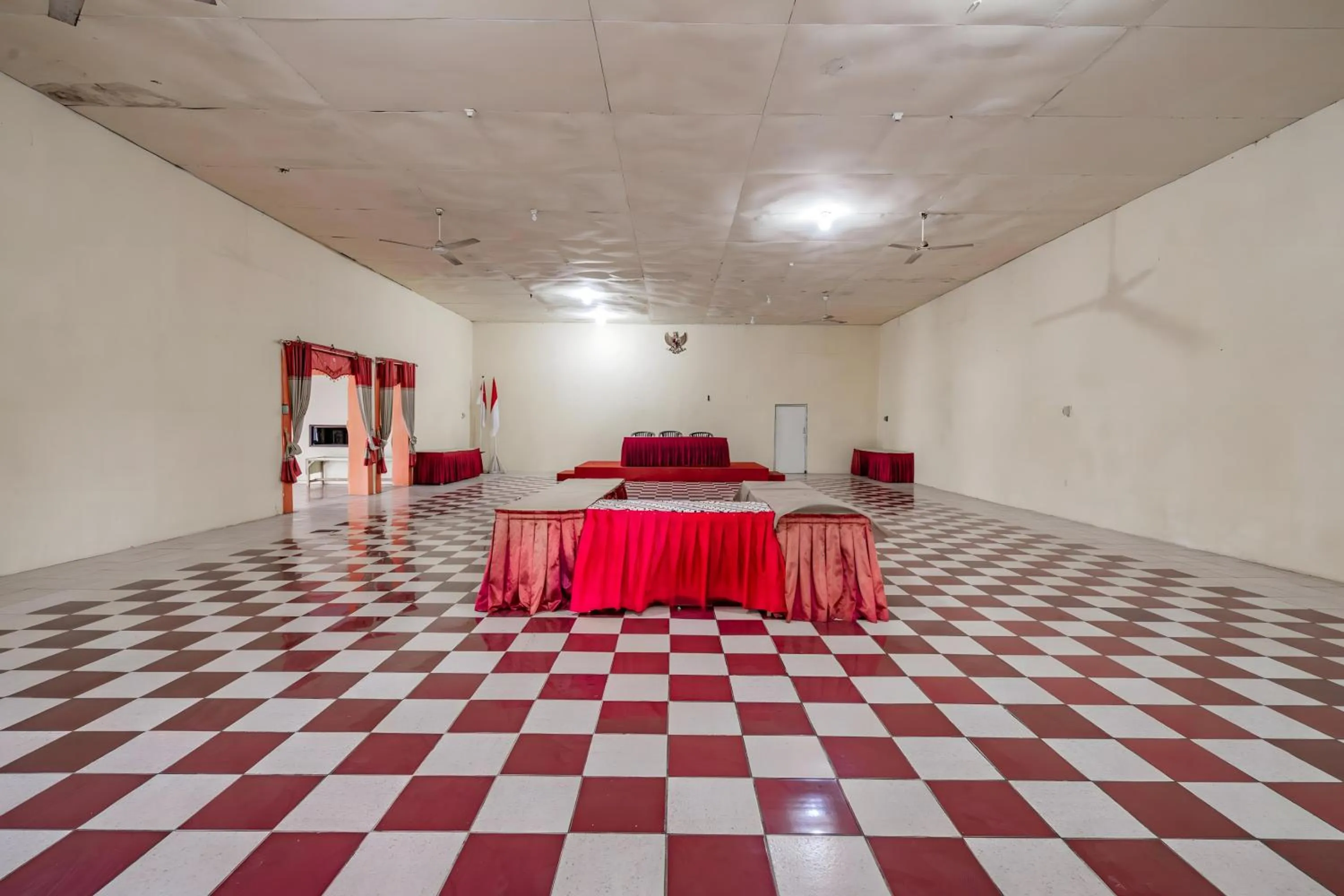 Lobby or reception, Bed in Capital O 93733 Hotel Linggarjati Kuningan