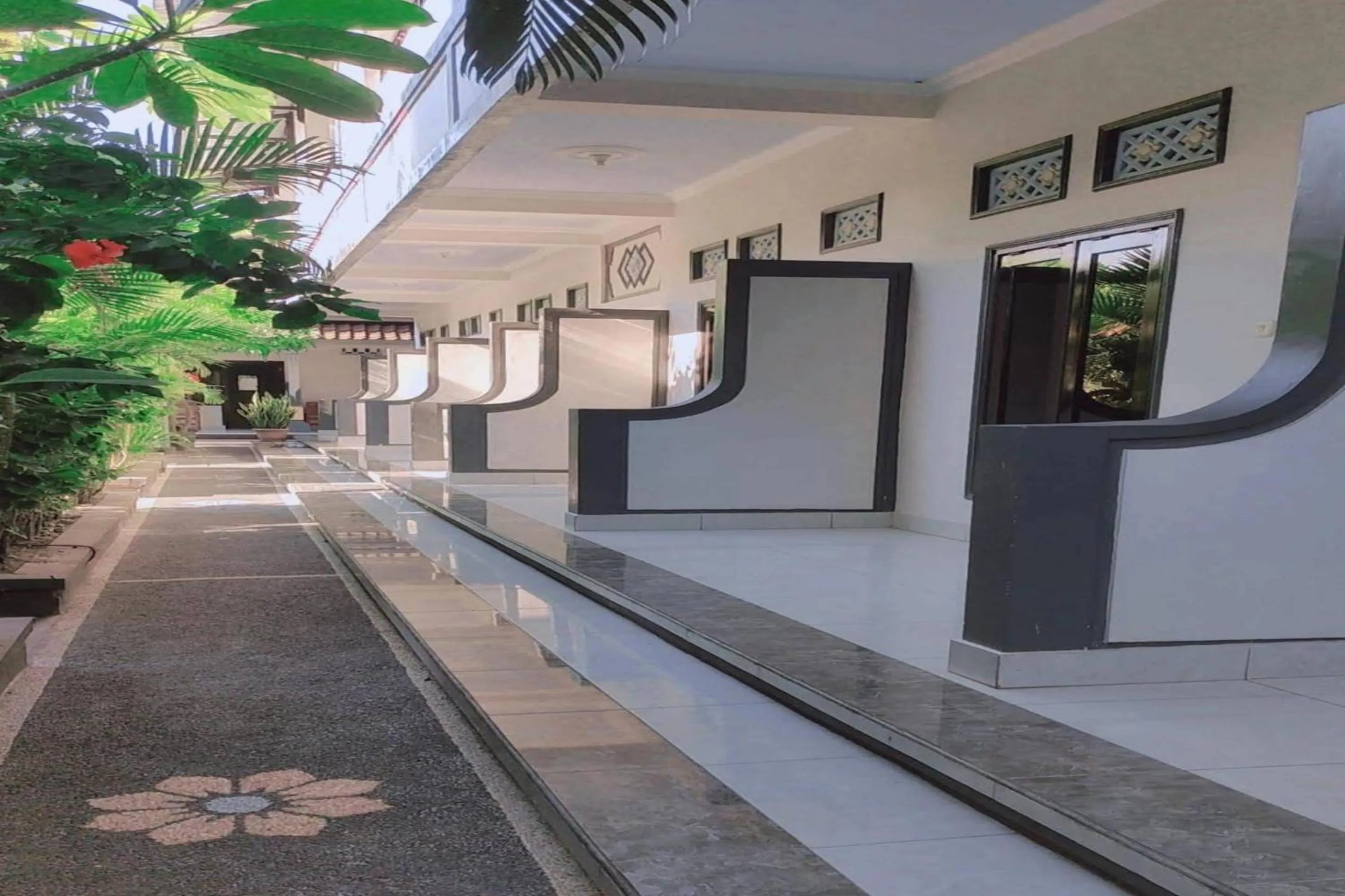 Facade/entrance in Hotel O Madame Guesthouse