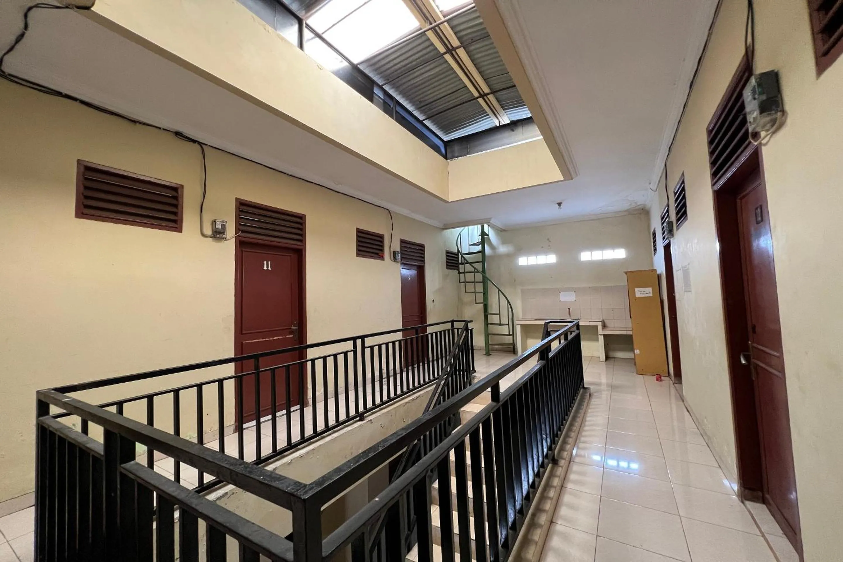 Lobby or reception in OYO 93756 Qq Kost Near Pantai Kebesaran Beach